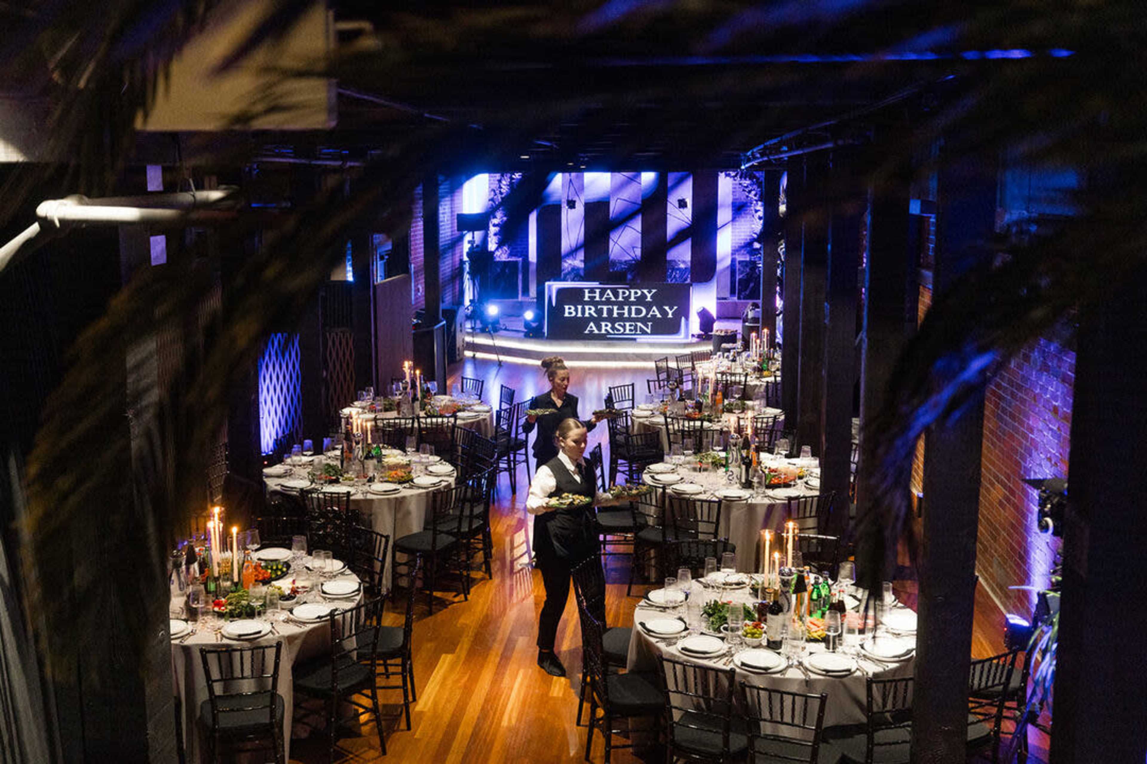 Elegant Downtown Event Hall with Stage & Full Bars Image in Old Sacramento, Sacramento, CA