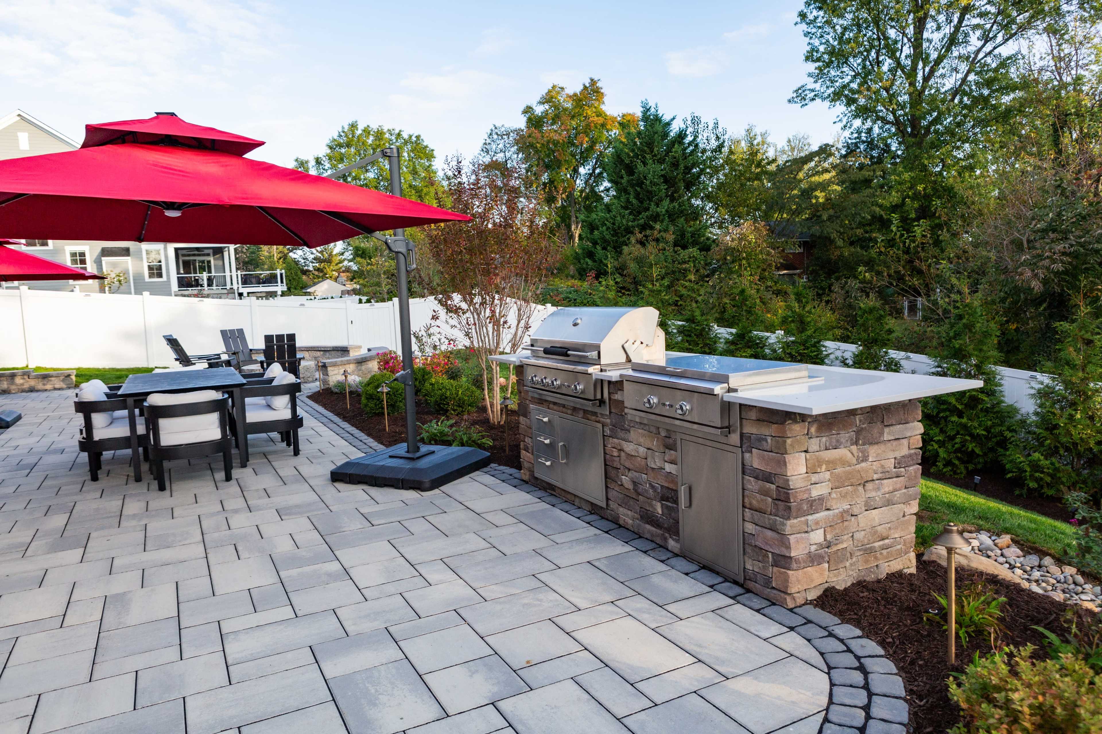Beautiful Kitchen & Backyard in Suburbs SFH Image in Rose Hill, Alexandria, VA