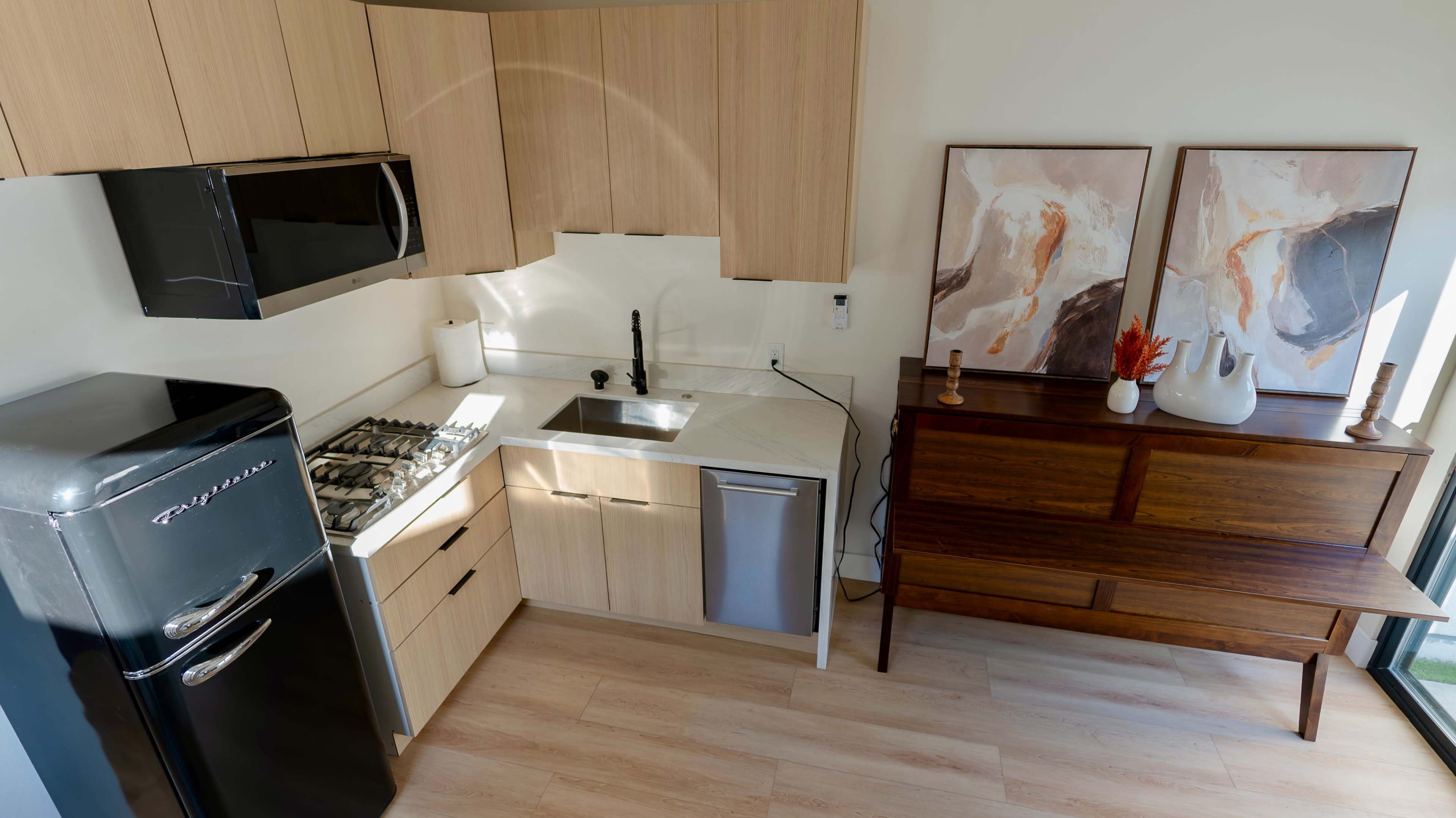 Modern Podcast & TikTok Content Studio Image in Woodland Hills, Woodland Hills, CA