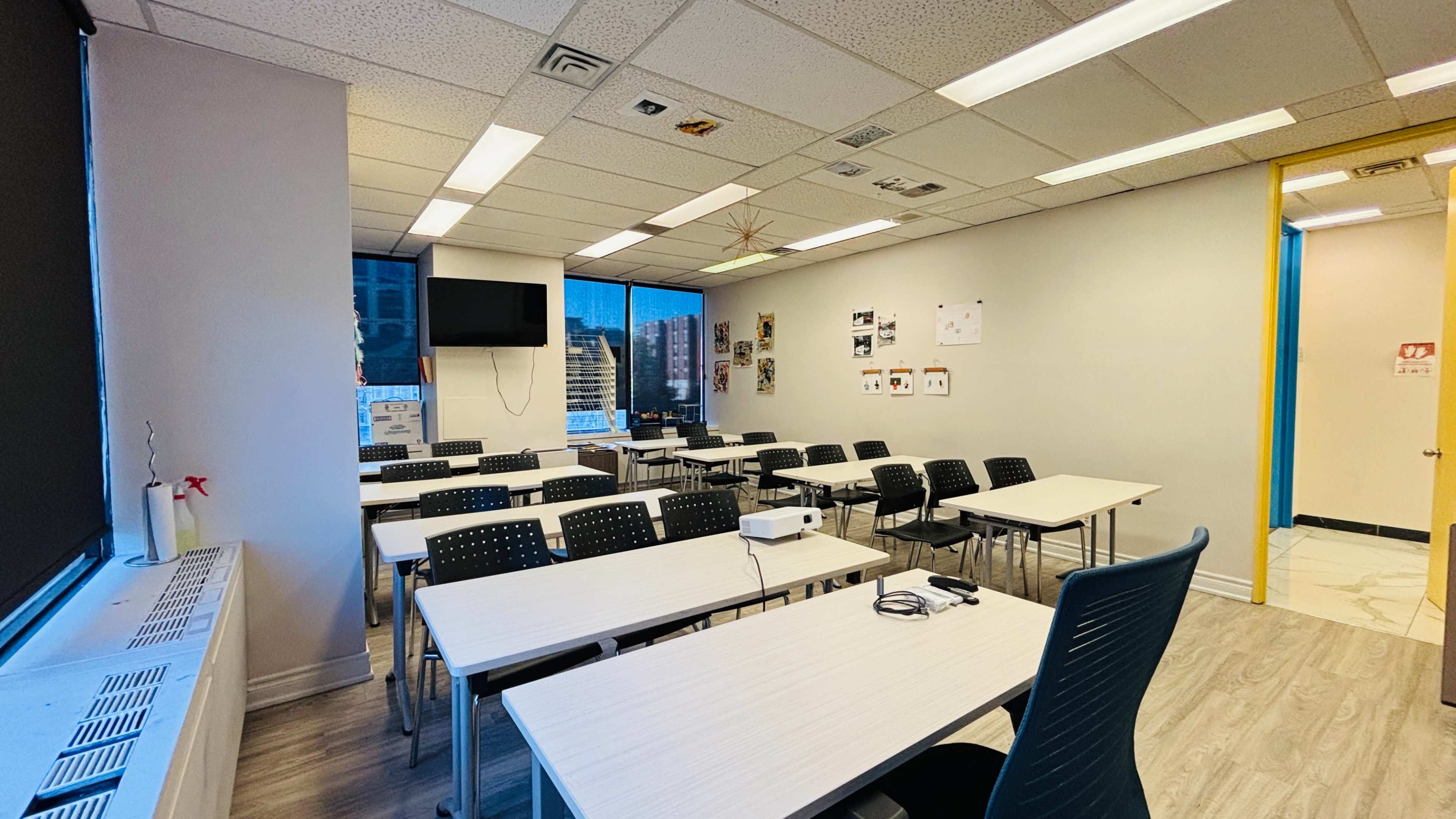 Classroom near Rosedale/Bloor-Yonge Subway Station Image in Annex, Toronto, ON