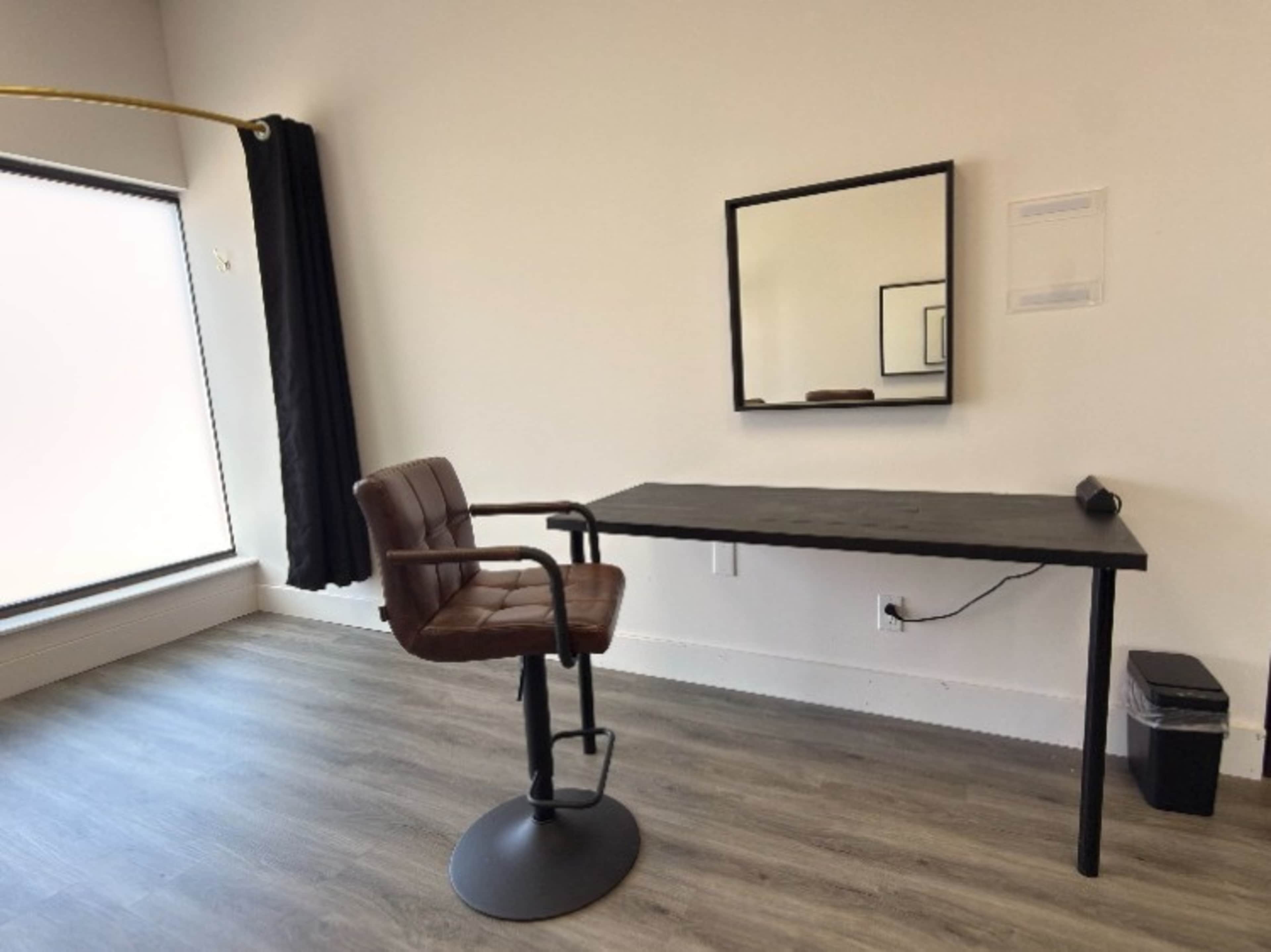 Makeup Table