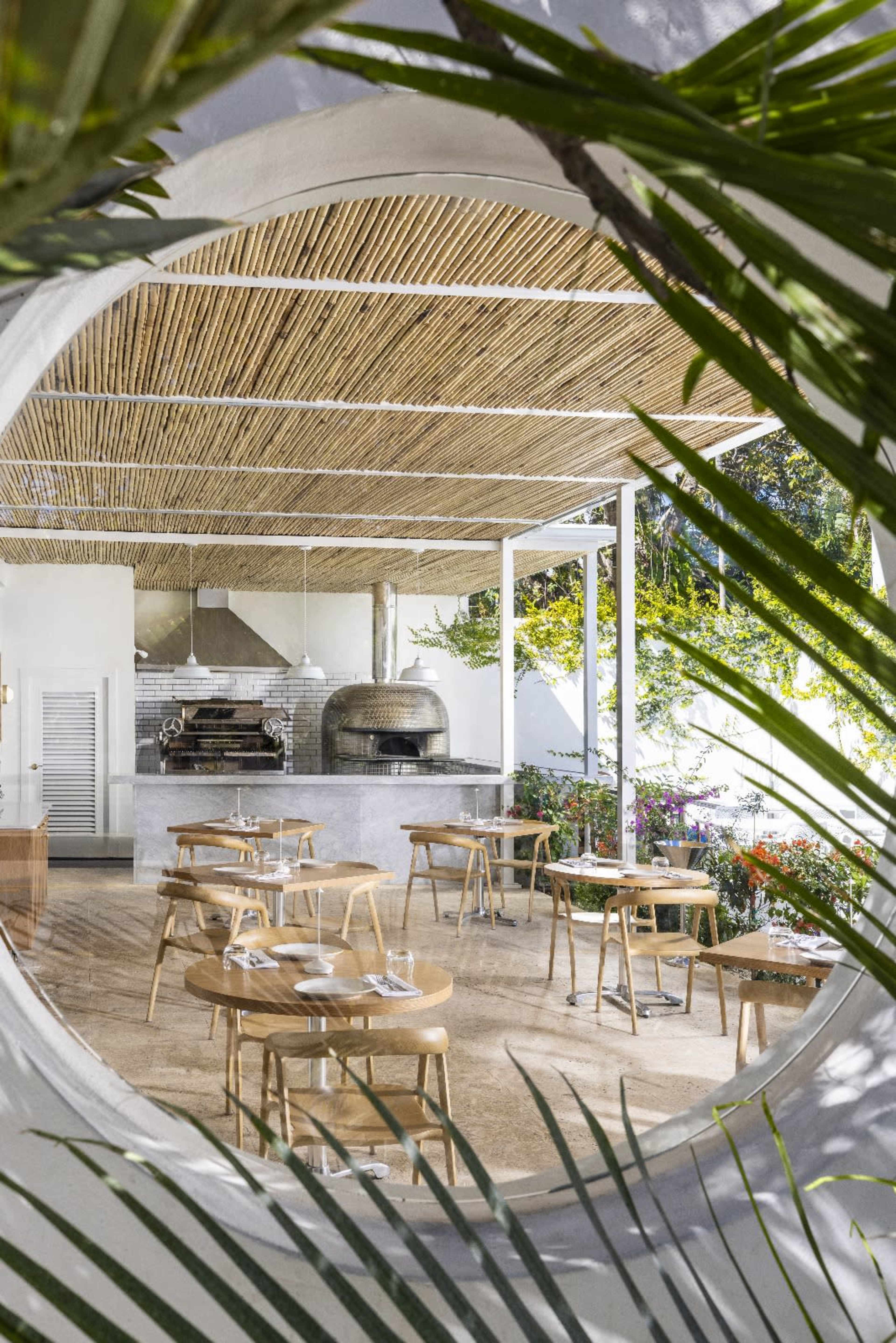 Mediterranean Vibe Restaurant with Large Outdoor Patio Image in Miami, Miami, FL