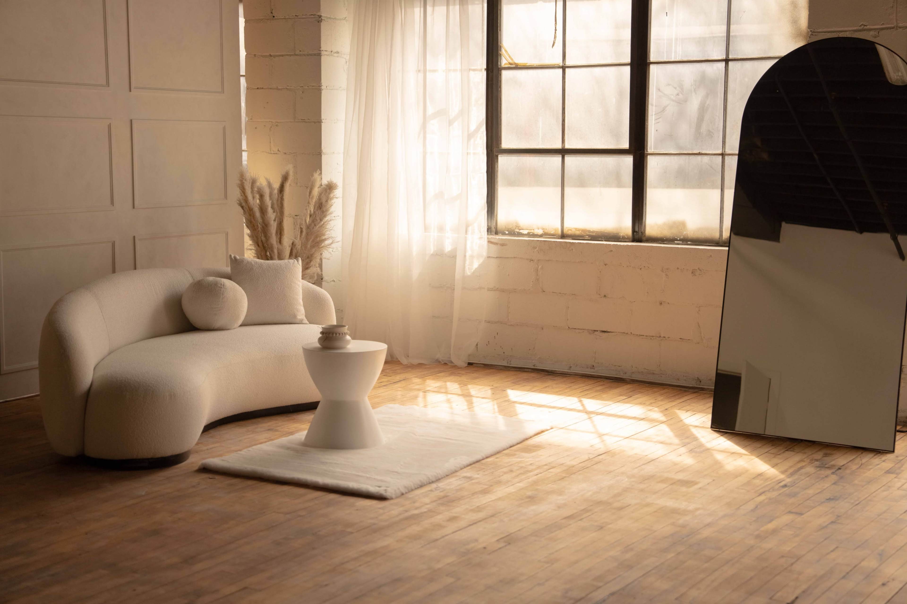 Industiral, loft, photo studio, designed set, cyc wall, lounge, hardwood floor, exposed brick, downtown, podcast, queen west, open spcace Image in Niagara, Toronto, ON