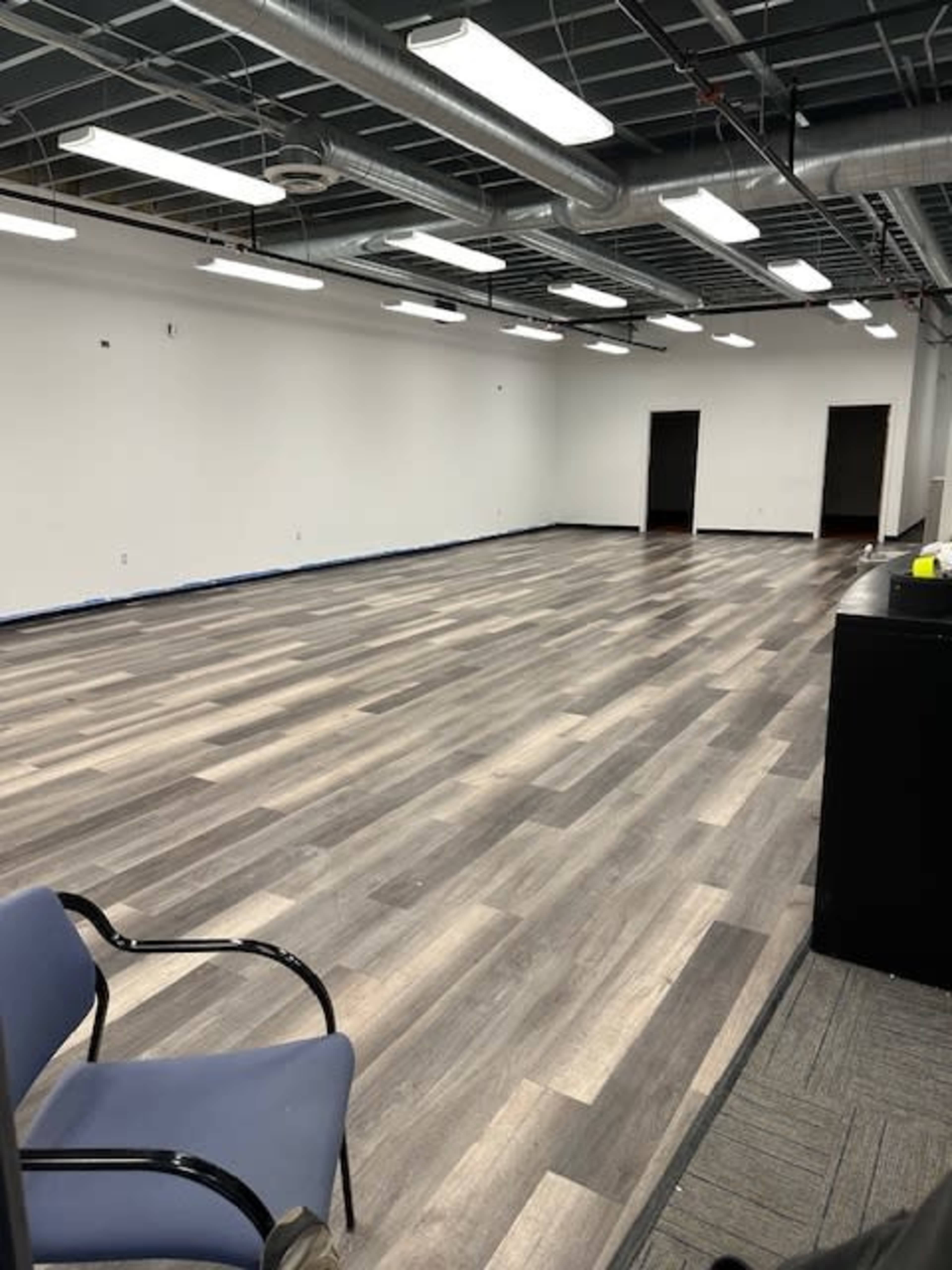 2100 sq ft former dance studio, great for  wardrobe fittings, pre-pro meetings, dance practice Image in Seward, minnepolis, MN