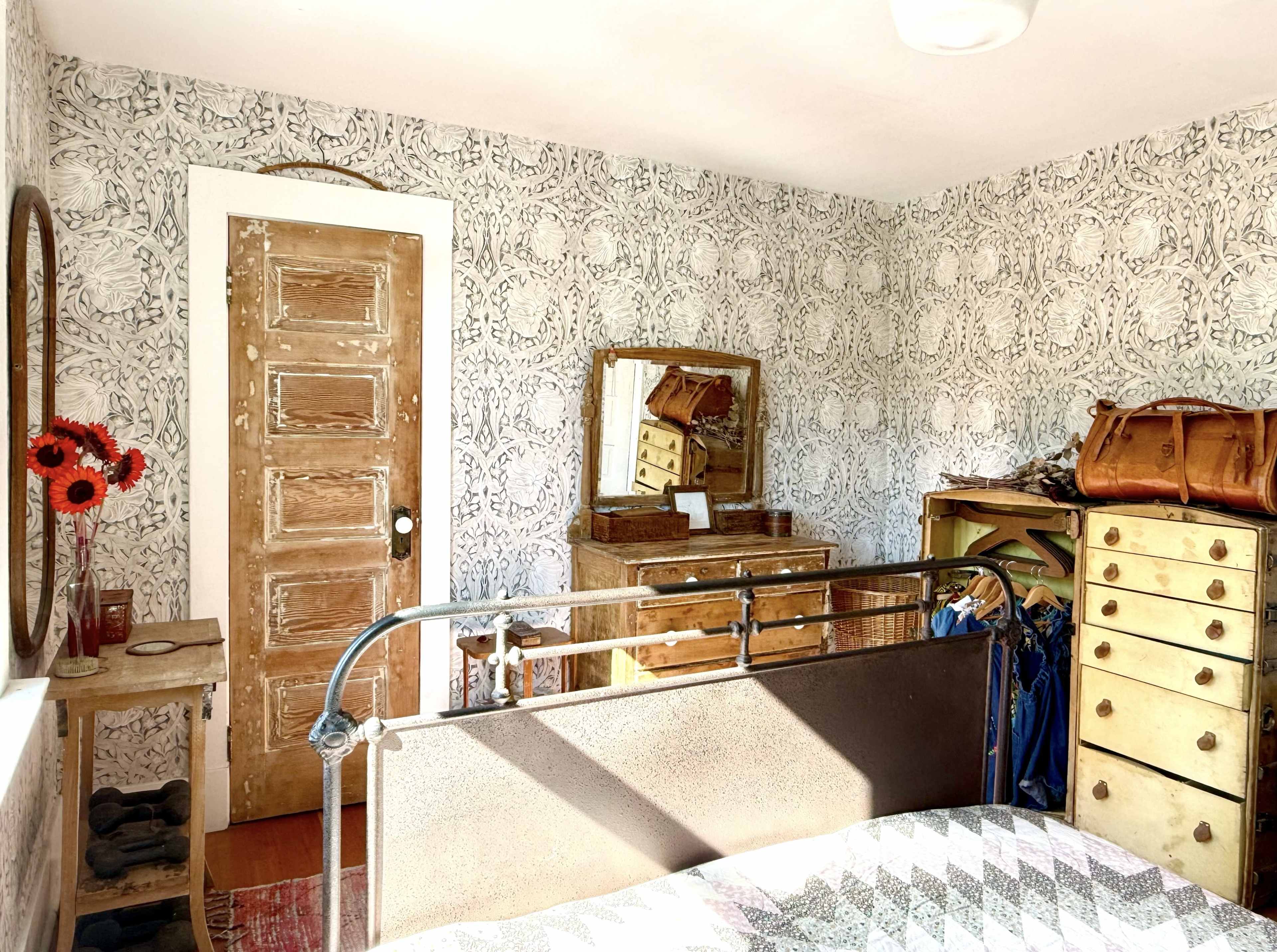 Cool, Comfortable, Vintage Home. Image in East Vancouver, Vancouver, BC