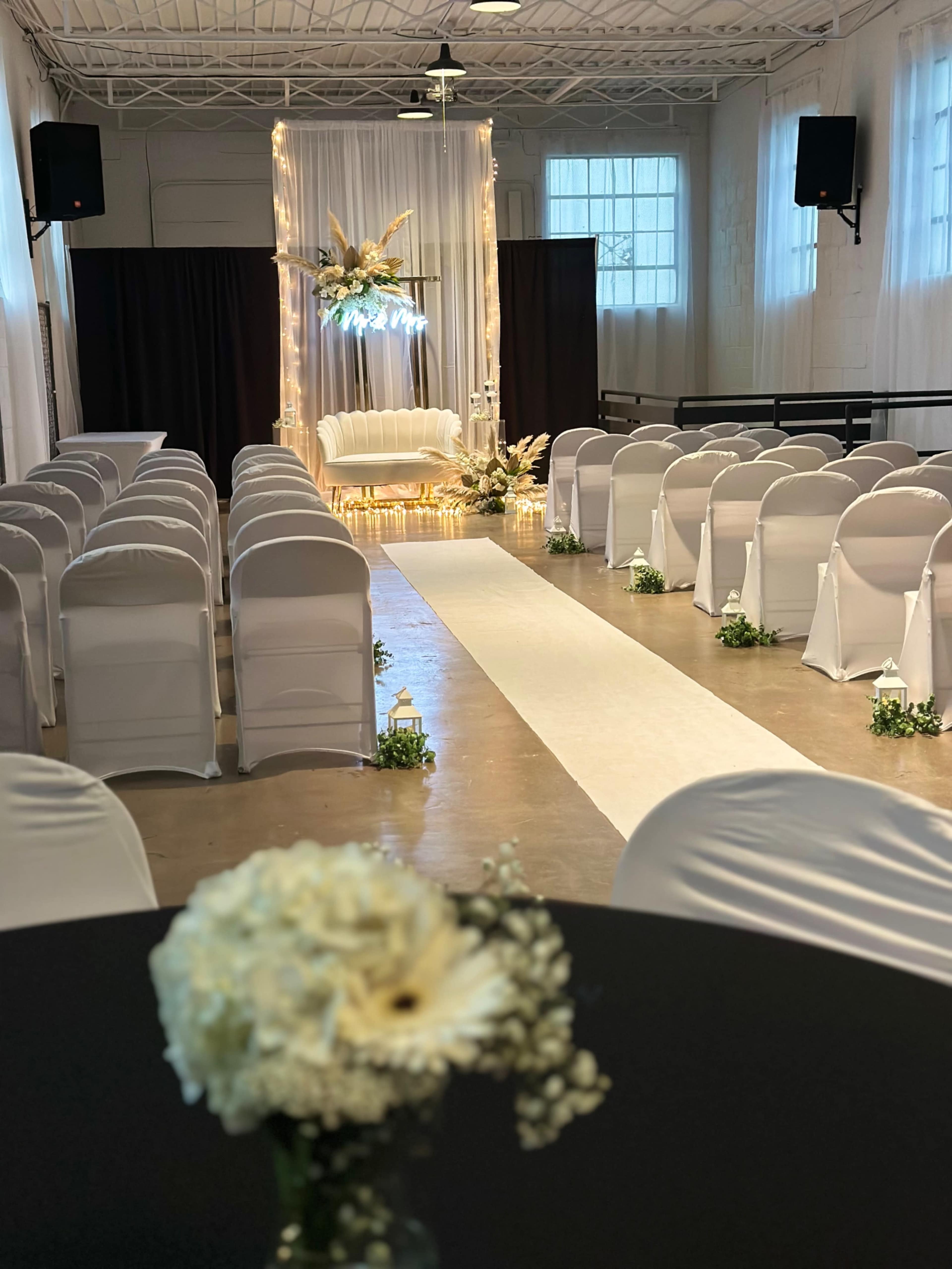 Walkers point warehouse with natural lighting and high ceilings Image in Harbor View, Milwaukee, WI