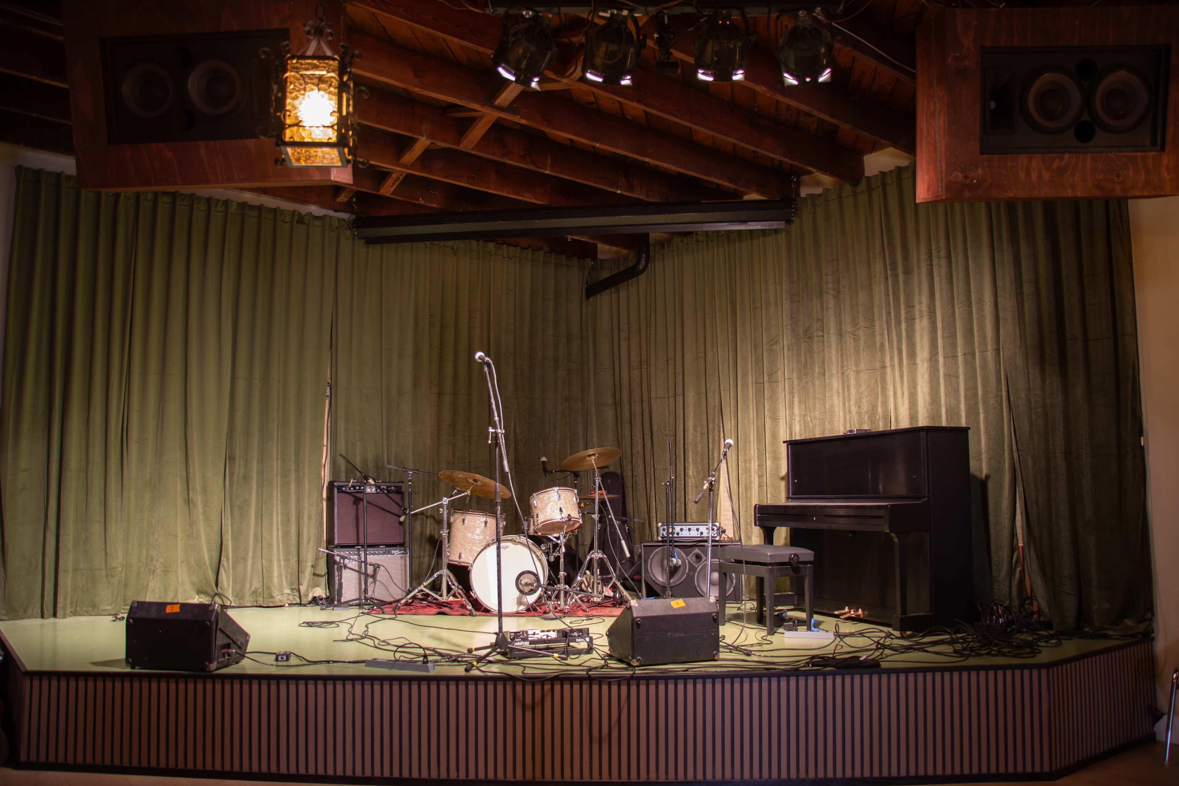 Beautiful & Elegant Community Center With Vintage Charm, Los Angeles ...