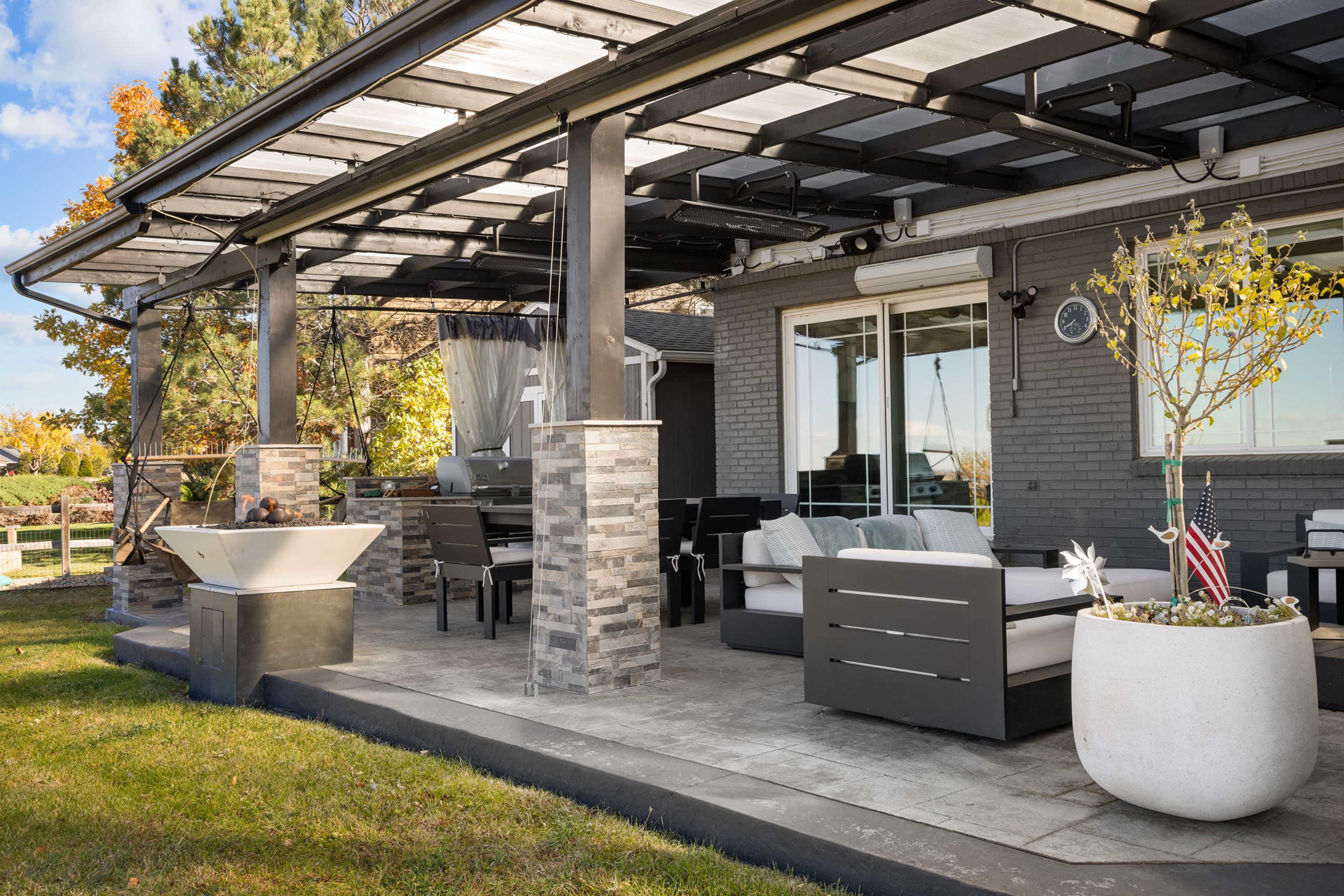 Modern Mountain-View Home + Covered Patio | Weddings & Receptions, Denver/Boulder Area Image in Broomfield, Broomfield, CO