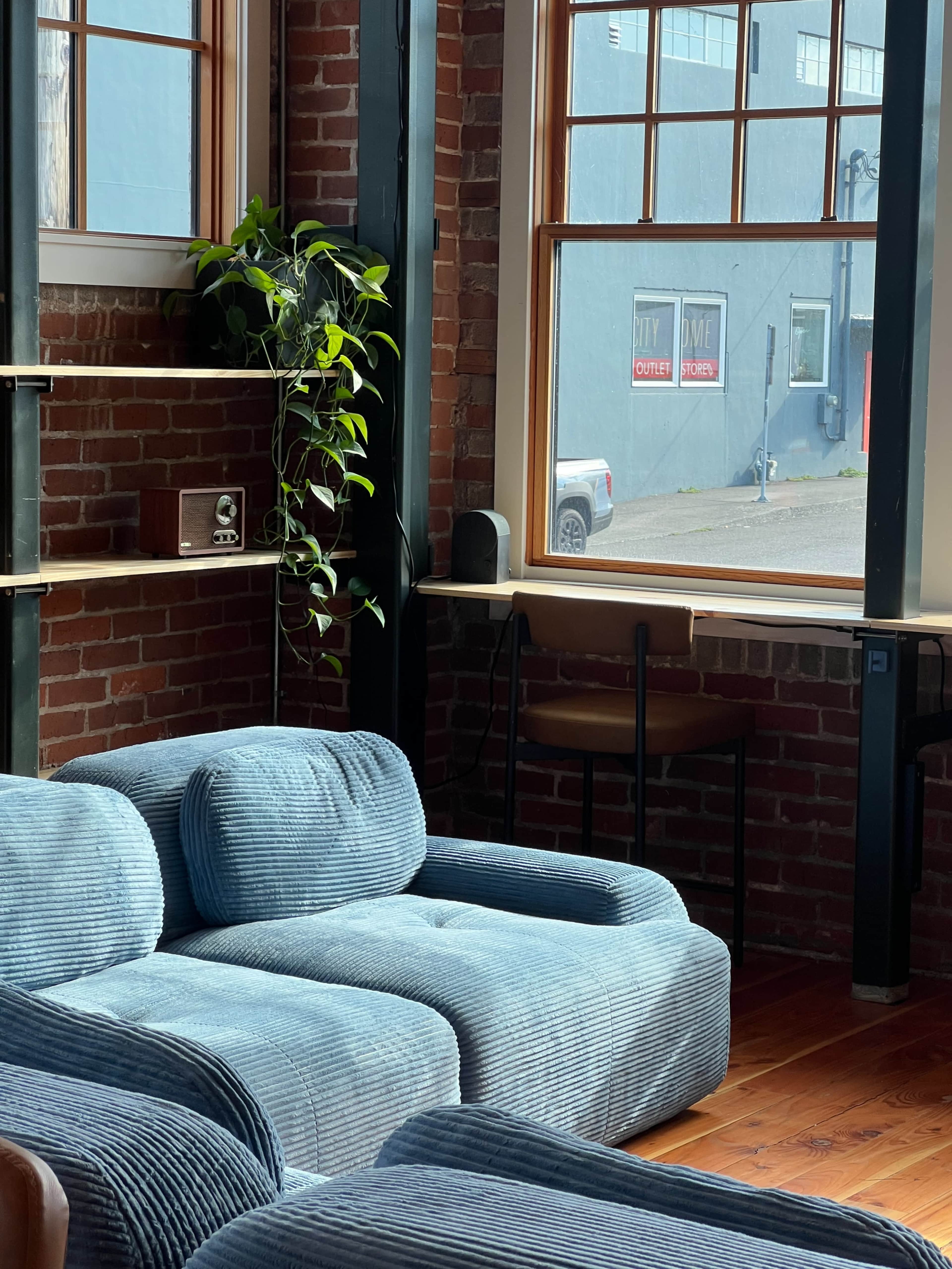 Cozy Meeting Space in Creative Coworking Studio Image in Southeast Portland, Portland, OR