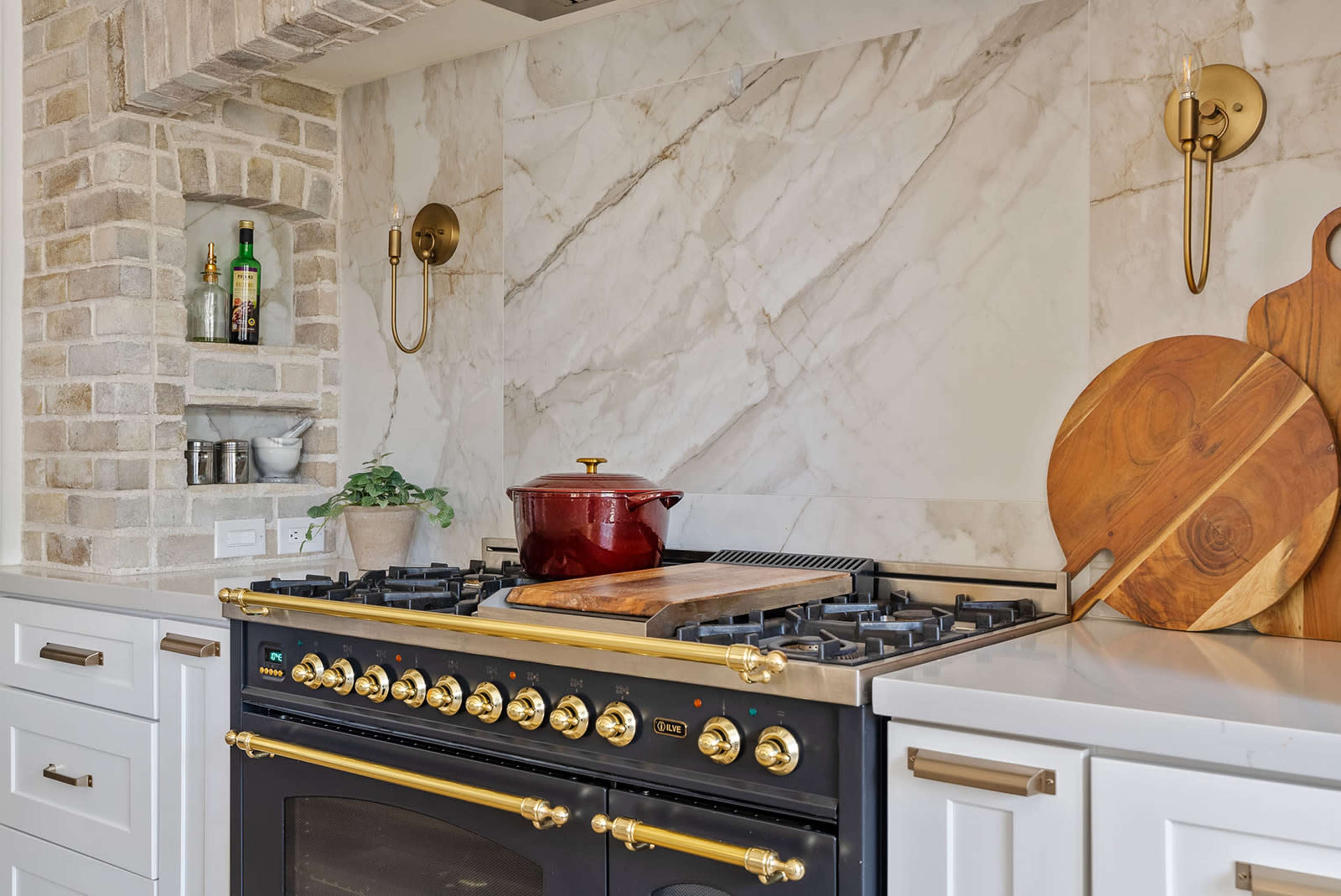 Boutique Suburban Event Space, Dynamic Kitchen & Pool Image in Shamrock Estates, Gilbert, AZ