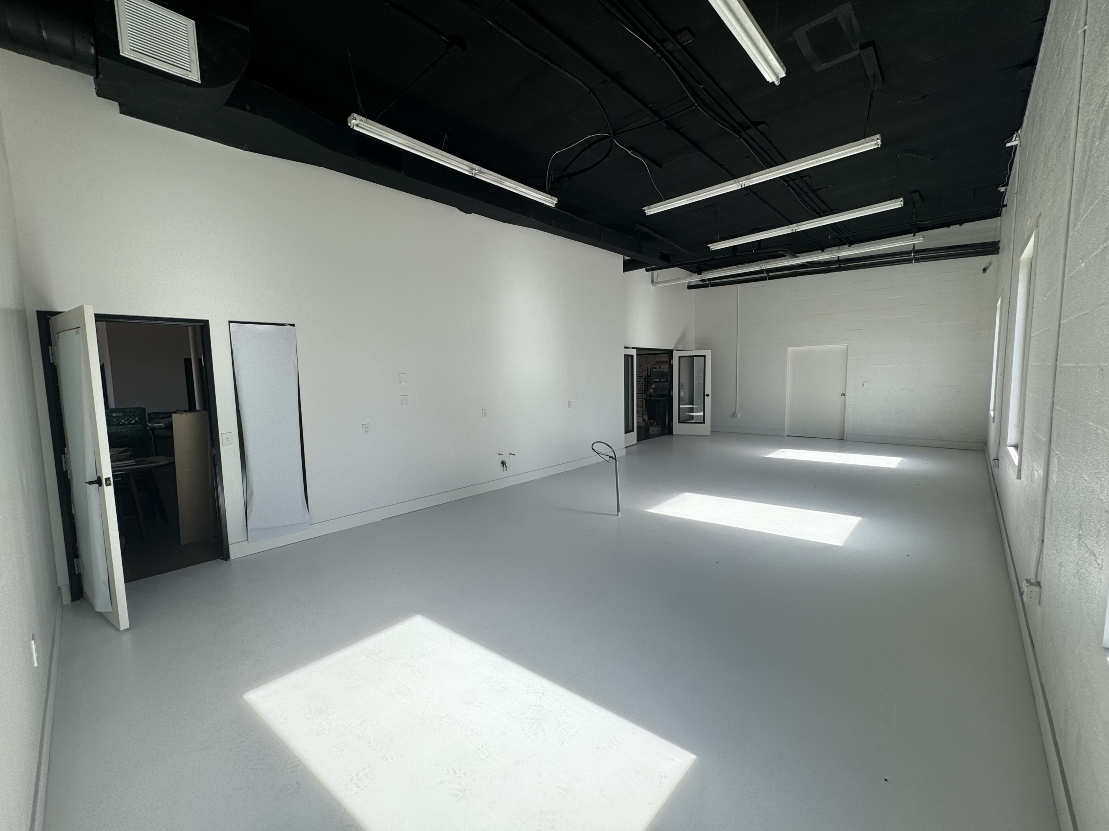 Industrial warehouse space Image in Encanto Village, Phoenix, AZ