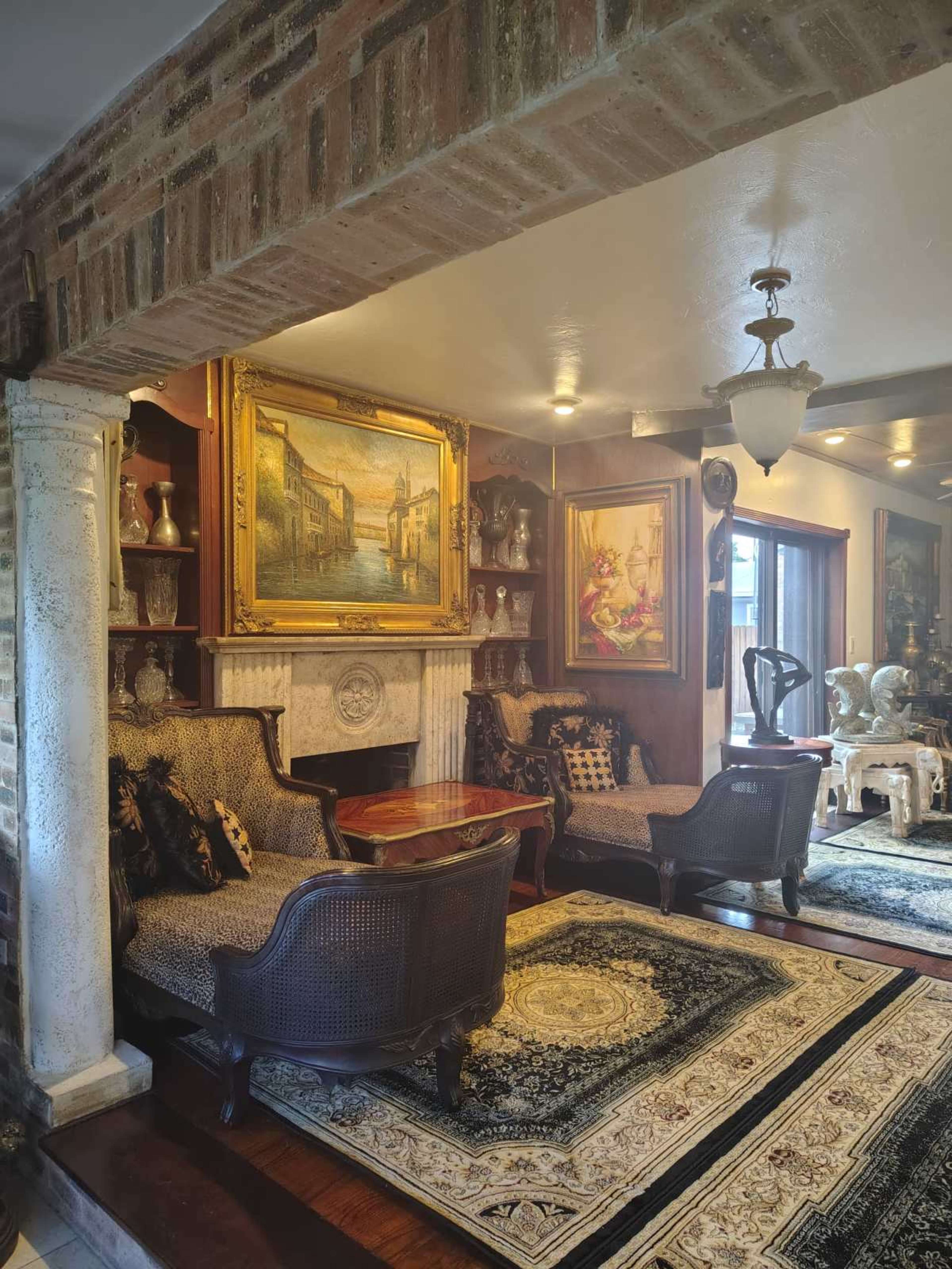 Miami Coconut Grove Mansion Decorated with Antiques Image in Coral Way, Miami, FL