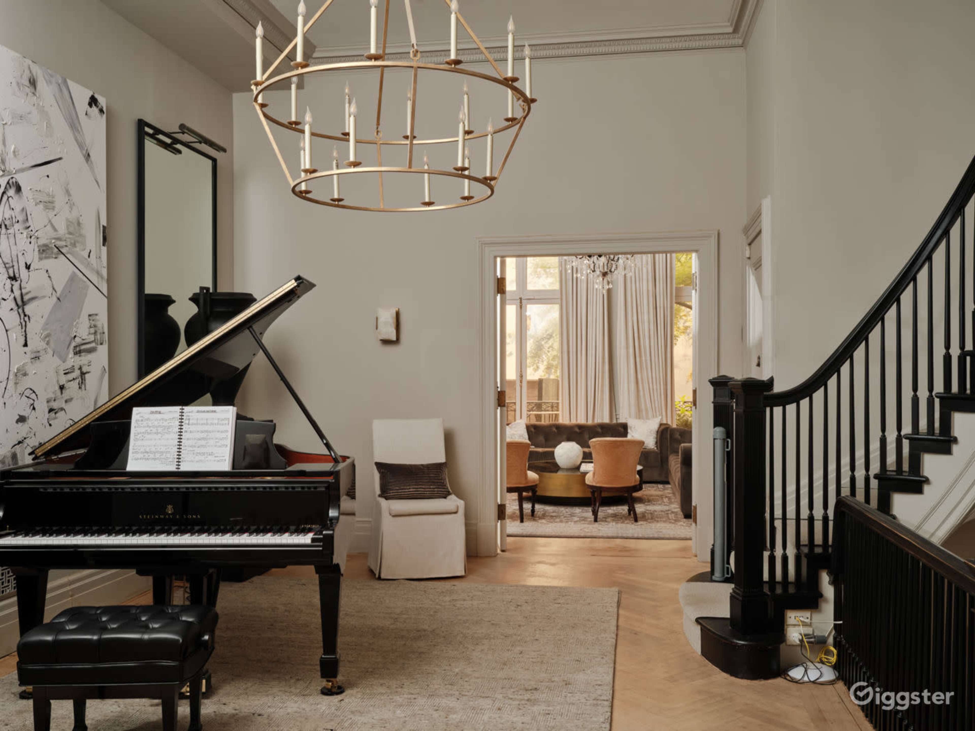Charming Downtown Home with Modern Kitchen and Elegant Dining Room - Main Floor Image in Lenox Hill, Manhattan, NY