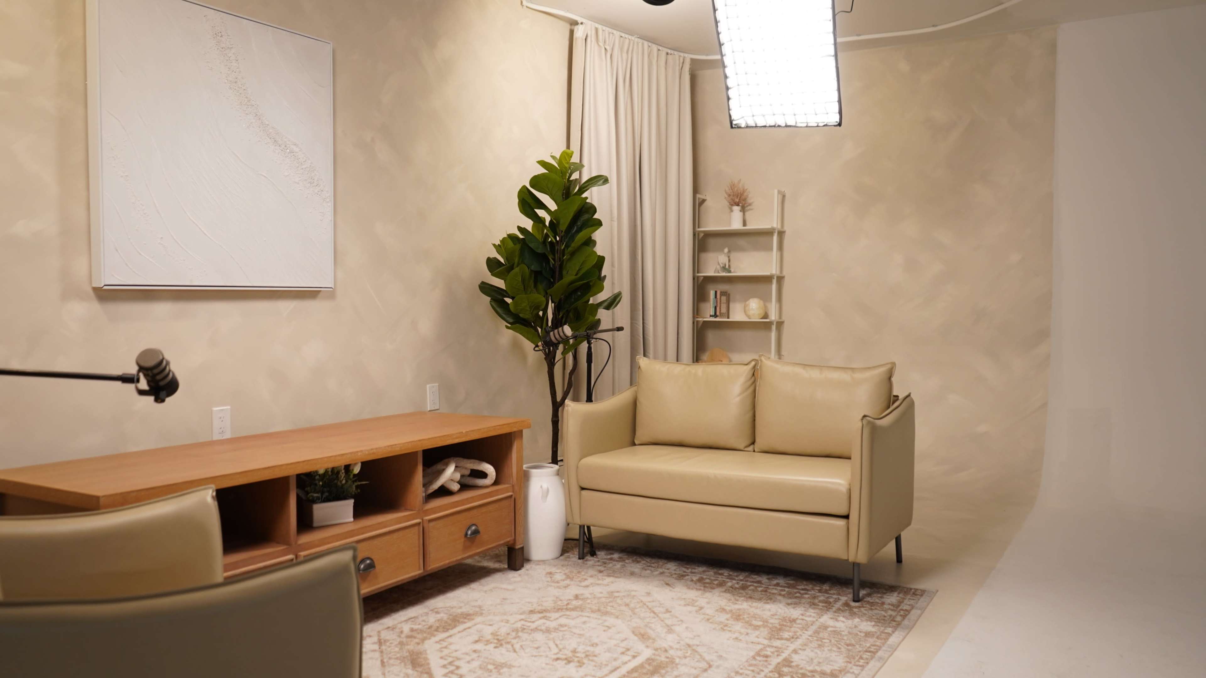 Podcast Studio with Luxury Aesthetic Vibe Image in Hyde Park, Hyde Park, NY