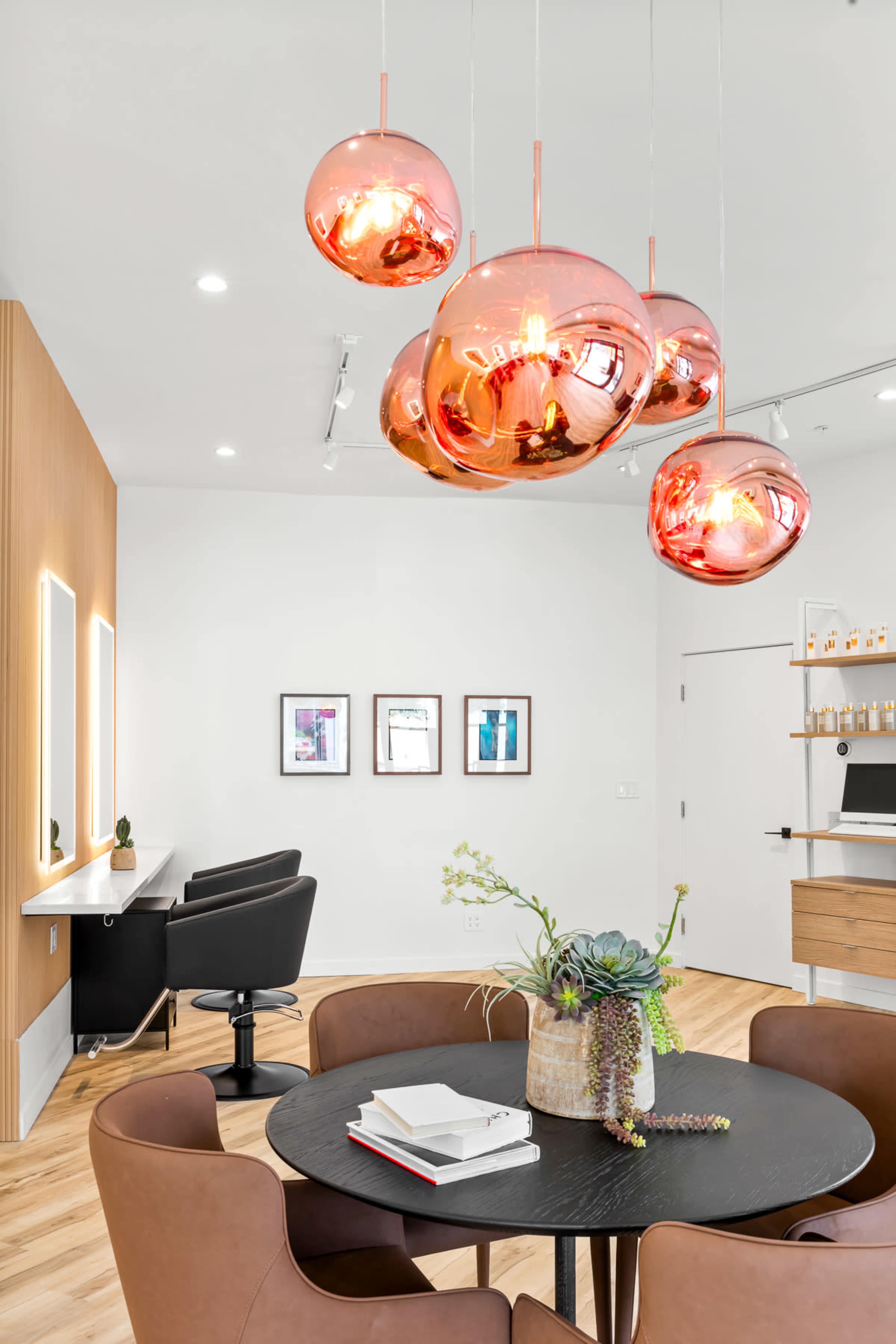 Beautiful Beverly Hill Salon Image in Beverly Hills, Beverly Hills, CA