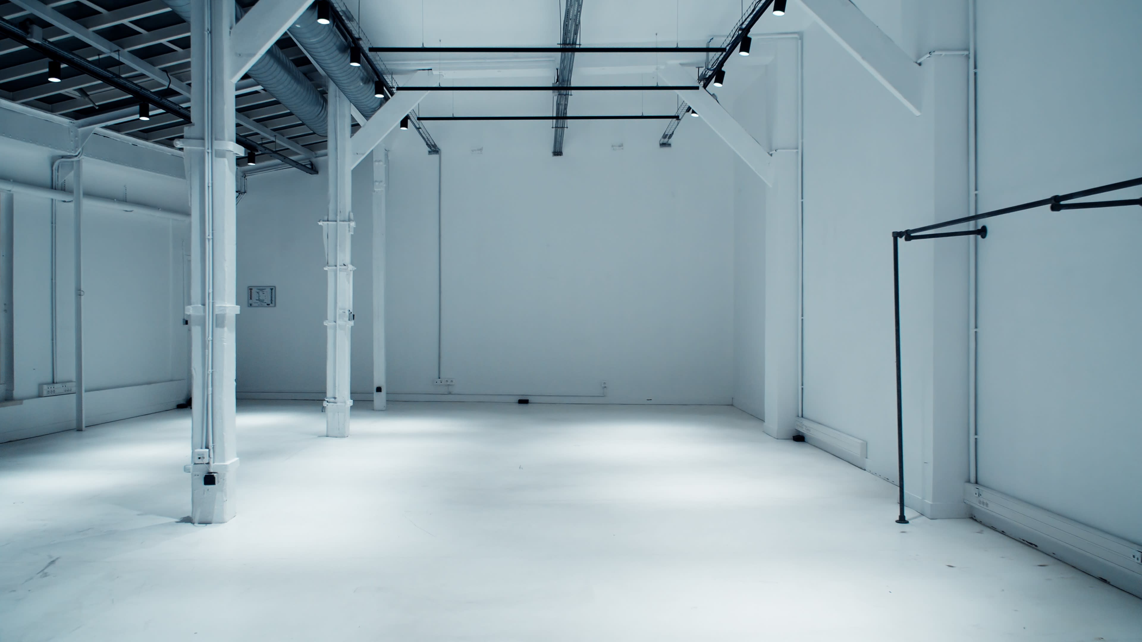 Showroom lumineux de plus de 200m² dans le cœur du 11ème. Image in Saint-Ambroise, Paris, 