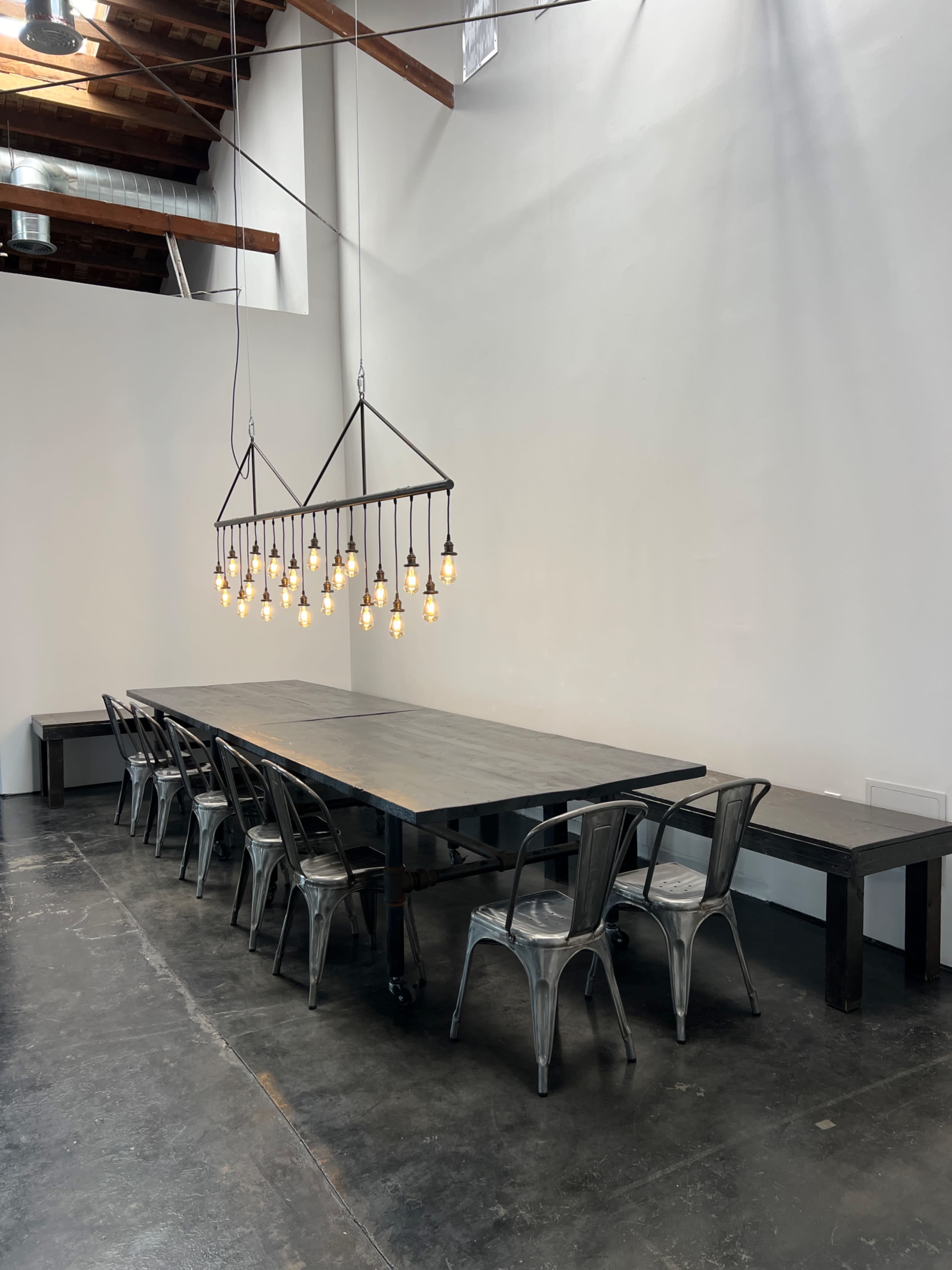 DTLA Studio with Natural Light, HVAC, and Onsite Parking! Image in Lincoln Heights, Los Angeles, CA