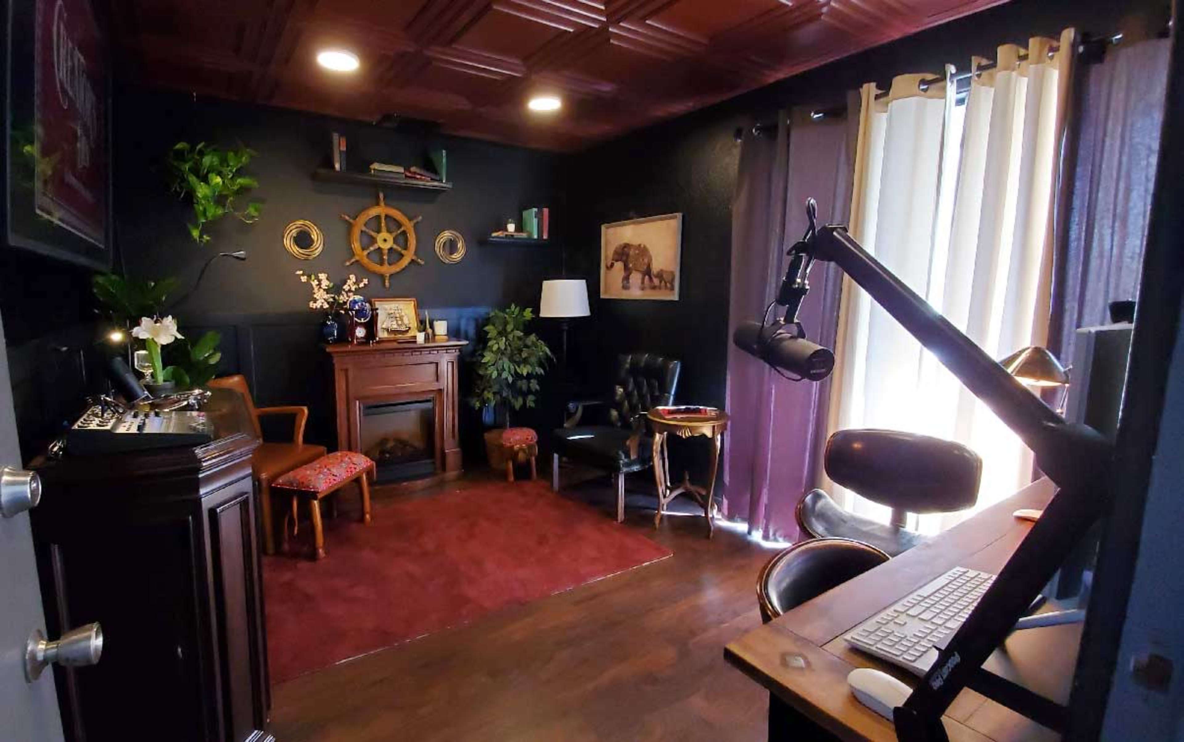 Podcast Room Image in North Sacramento, SACRAMENTO, CA