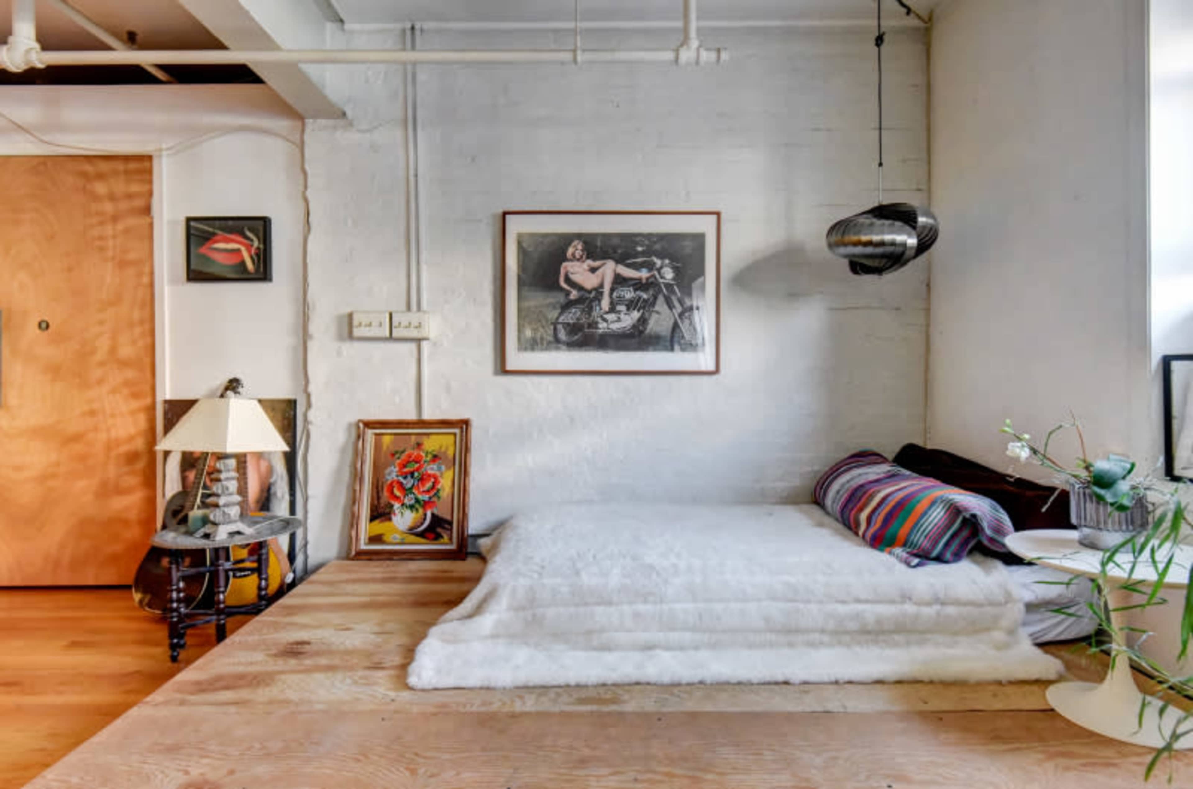 Huge Loft Space with Eclectic Decor ideal for Photo and Film Shoots Image in Columbia Street Waterfront District, Brooklyn, NY