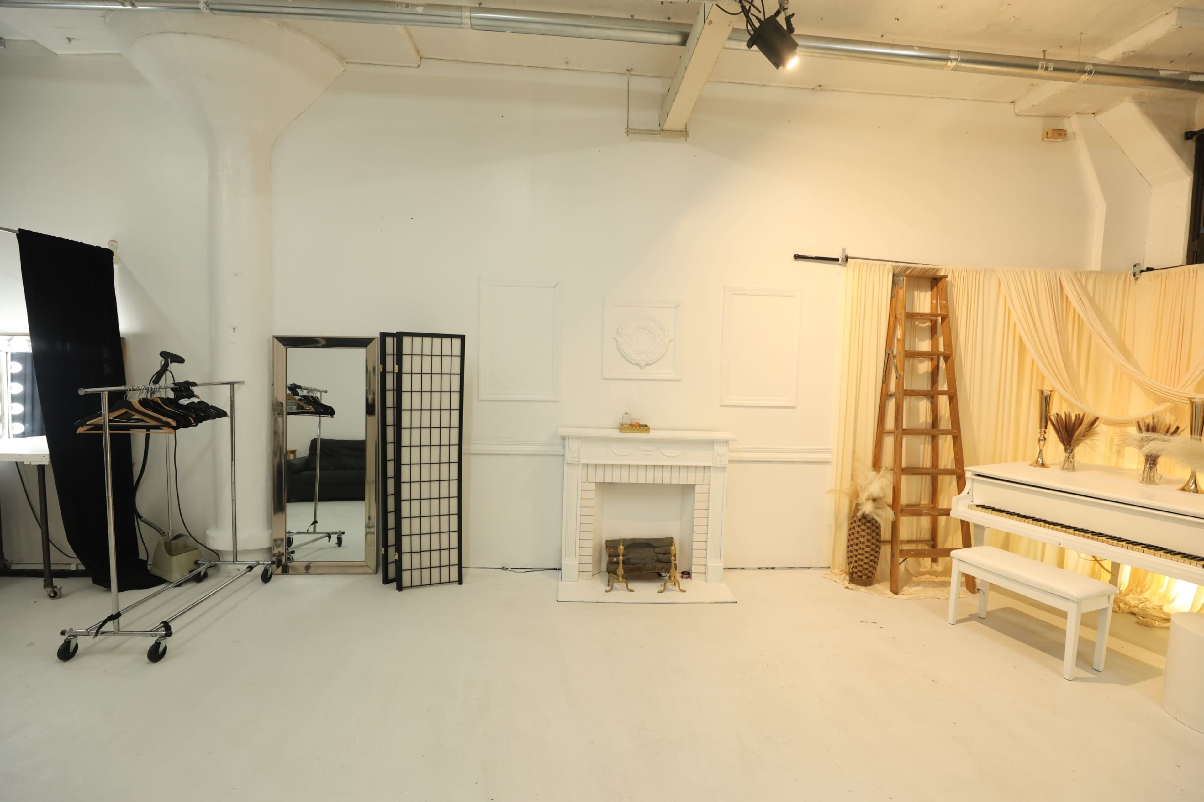 Film & Photo Studio w/ 18ft Ceilings + Lighting Setup – White Frame Studios (Maspeth/Williamsburg) Image in Maspeth, Maspeth, NY