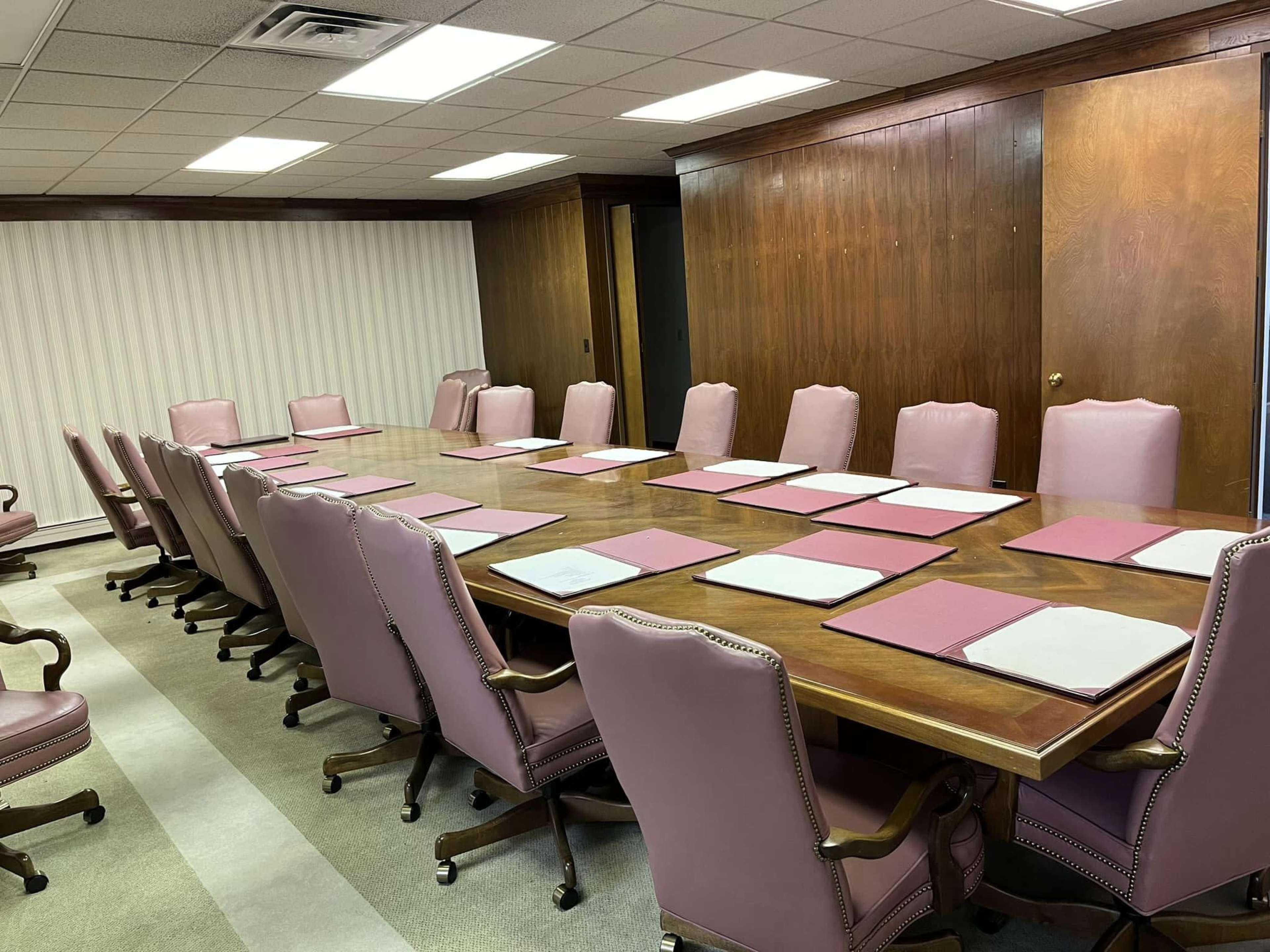 Boardroom - 20 Person Old Fashioned Boardroom in Nashville Minutes from the Airport Image in South Nashville, Nashville, TN