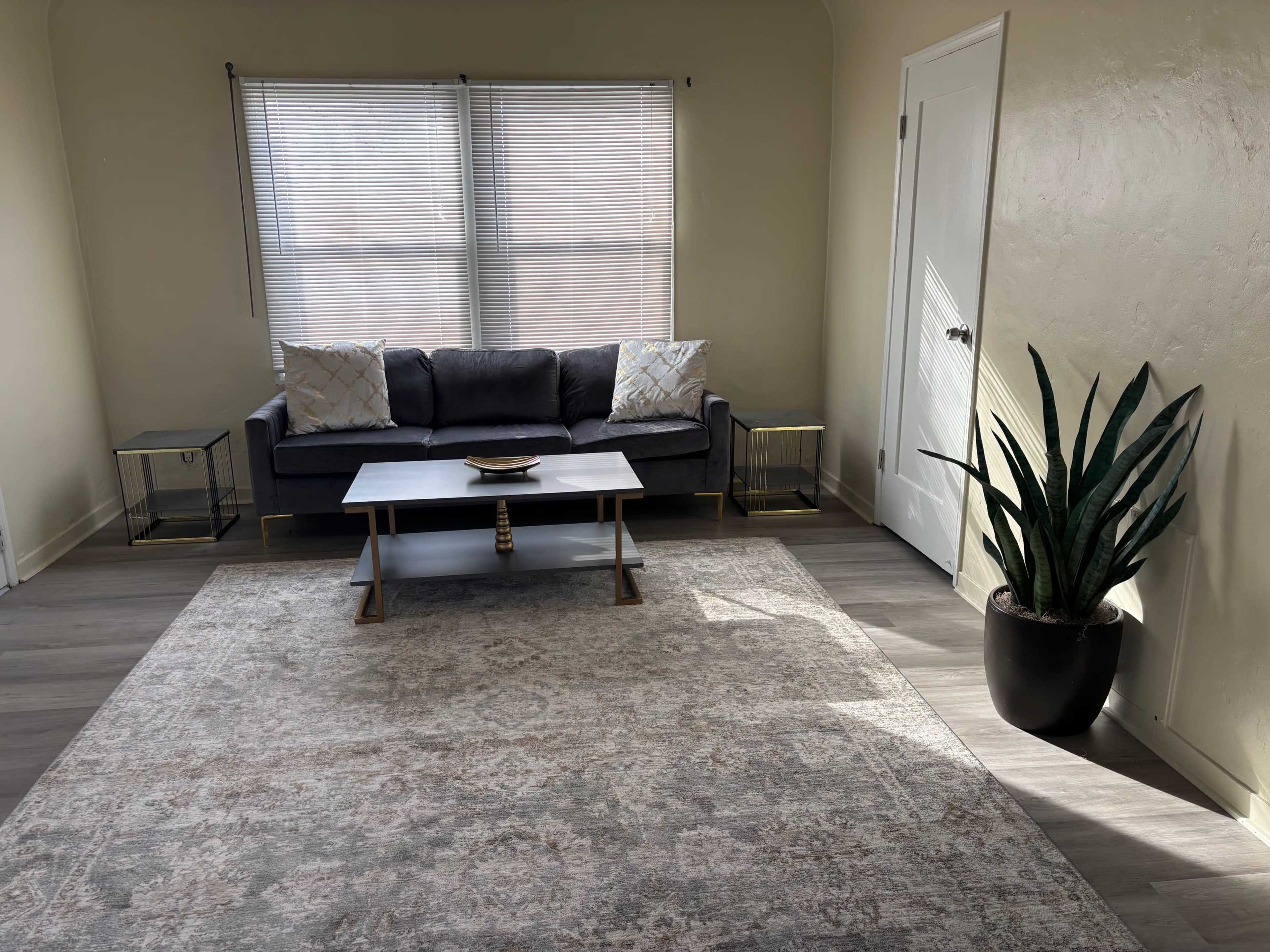 Upstairs- Cozy and Well-Lit Area with Stylish Décor Image in South Los Angeles, Los Angeles, CA