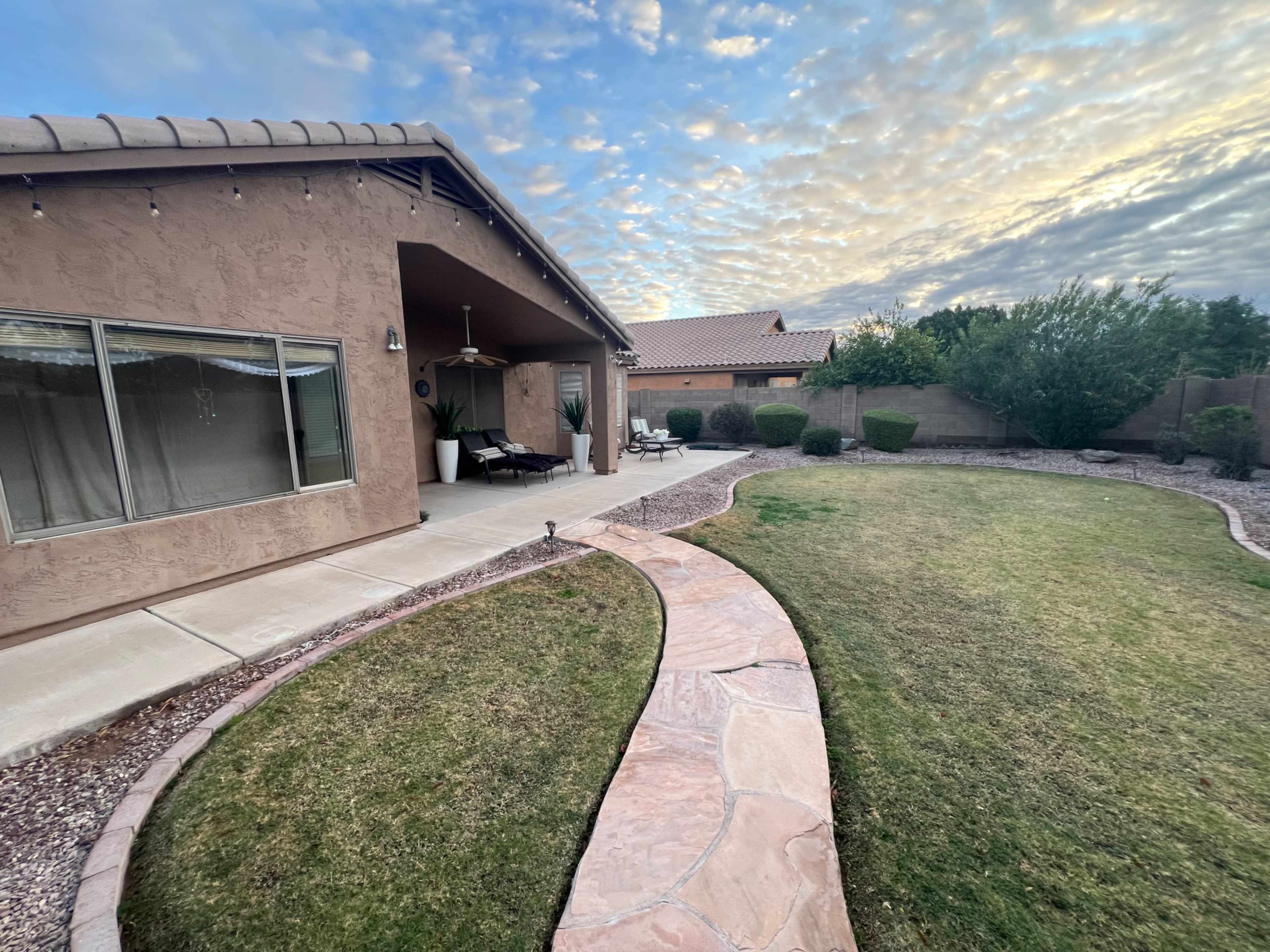 Full Natural Light All Day Studio Image in Carino Estates, Chandler, AZ