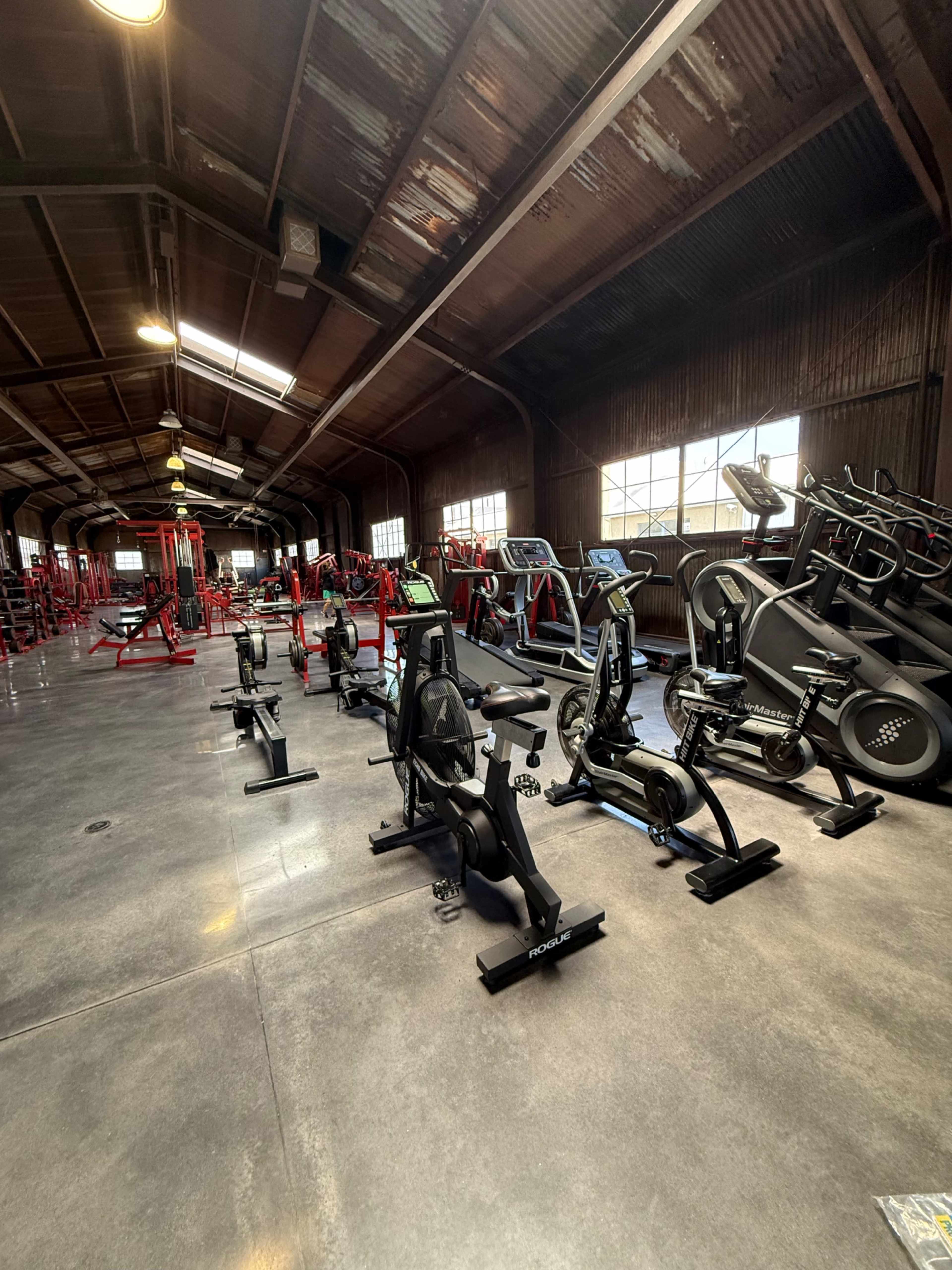 Modern Industrial Gym Space in Burbank - Perfect for Photo, Film, & Events Image in Burbank, Burbank, CA