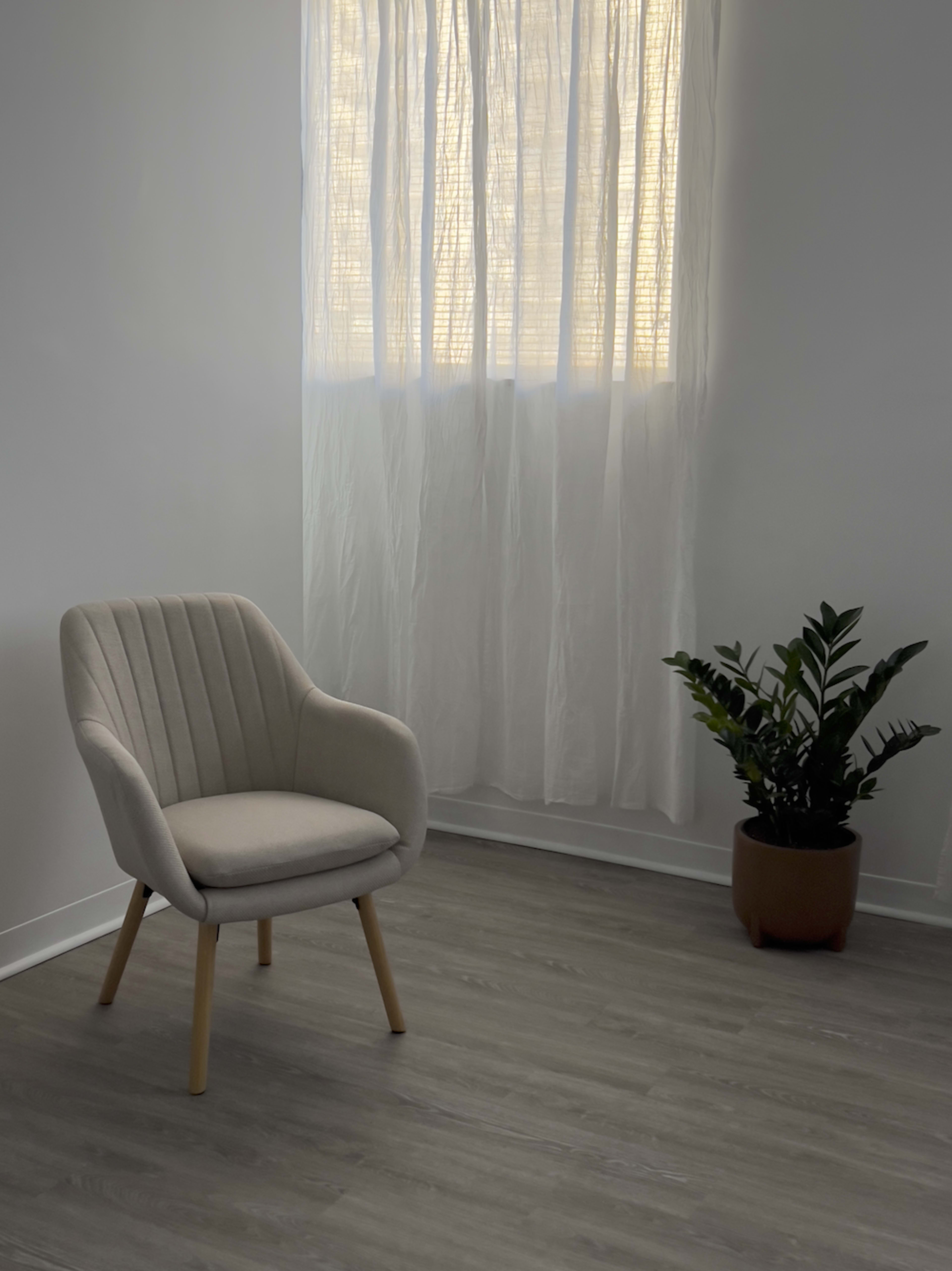 Spacious and bright medical clinic and wellness space Image in Glenridge, St. Catharines, ON