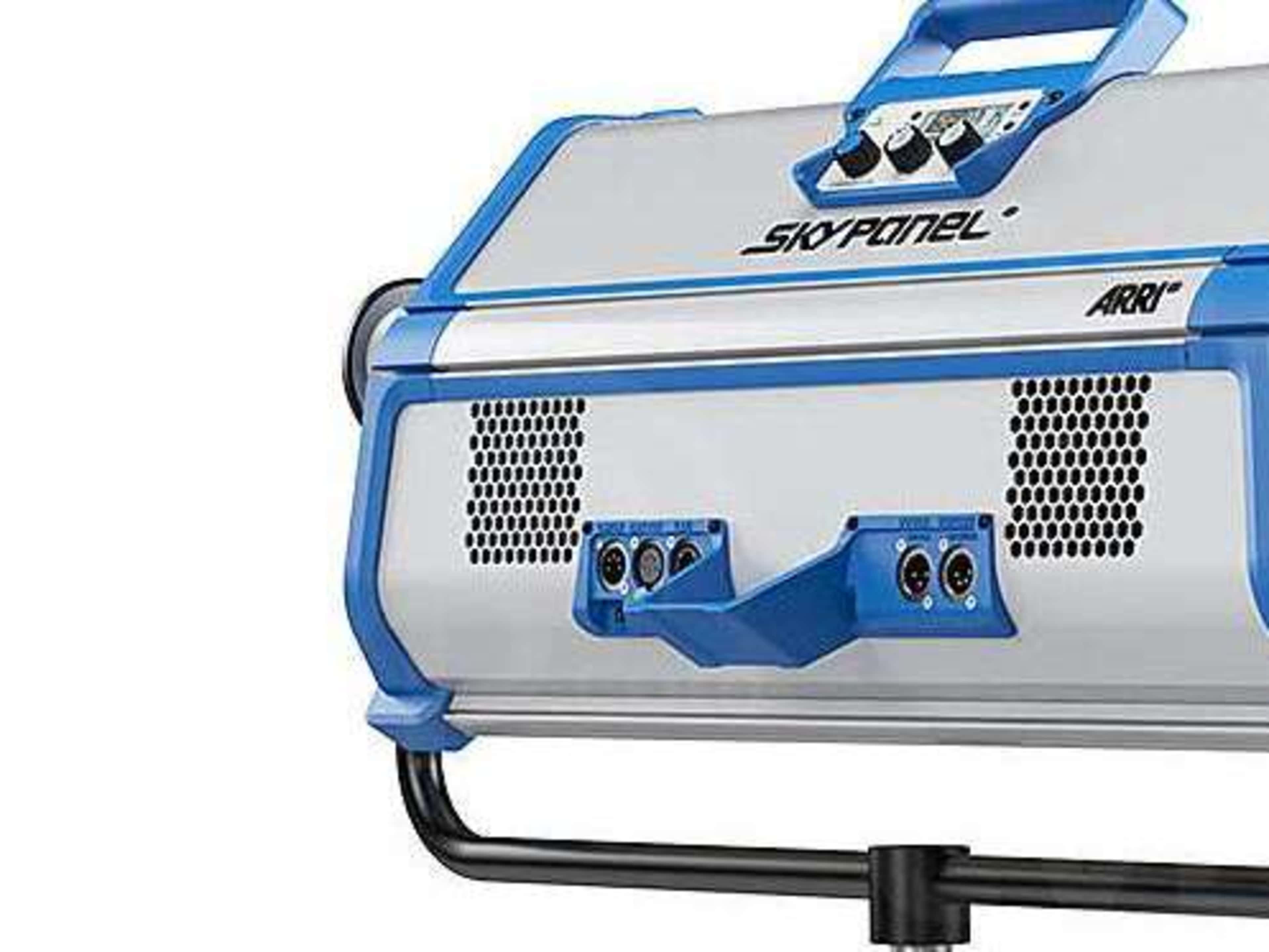 ARRI SKYPANEL S60-C WITH AVENGER STAND ON WHEELS 