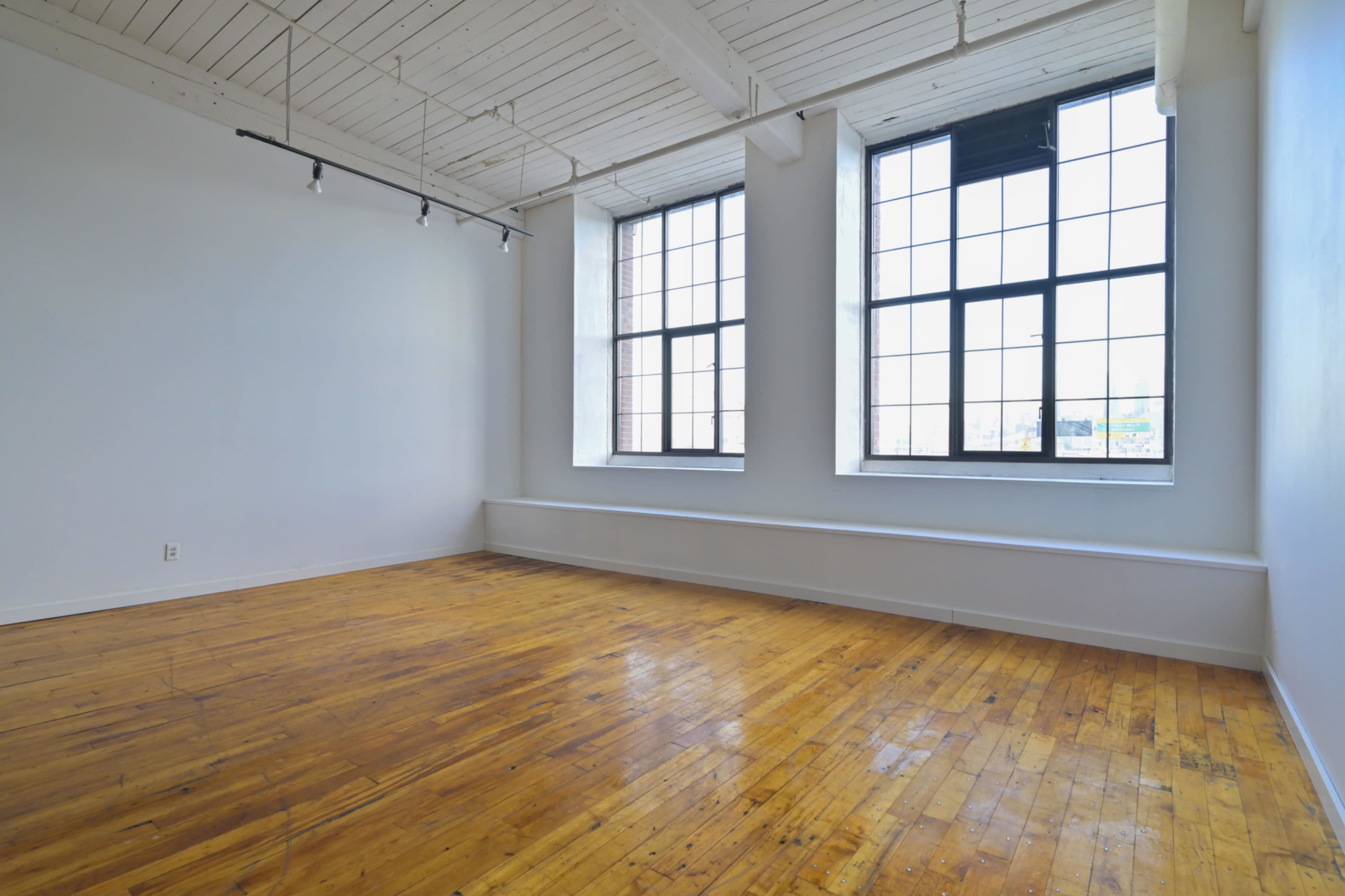 Versatile Daylight Loft for Social Events, Brand Activations, and Creative Gatherings Image in SODO, Seattle, WA