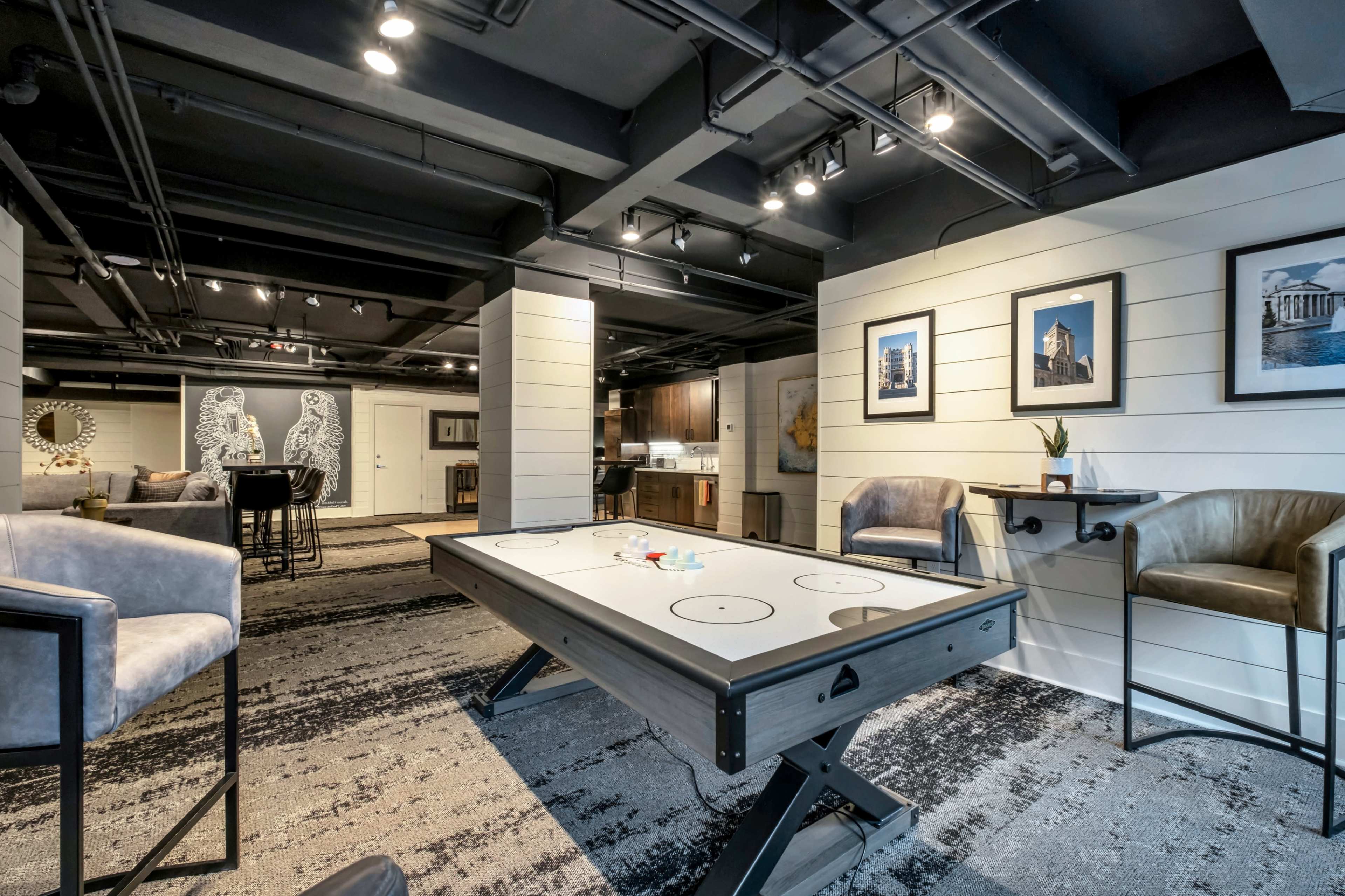 Downtown Nashville Backstage Suite Image in Urban Residents, Nashville, TN