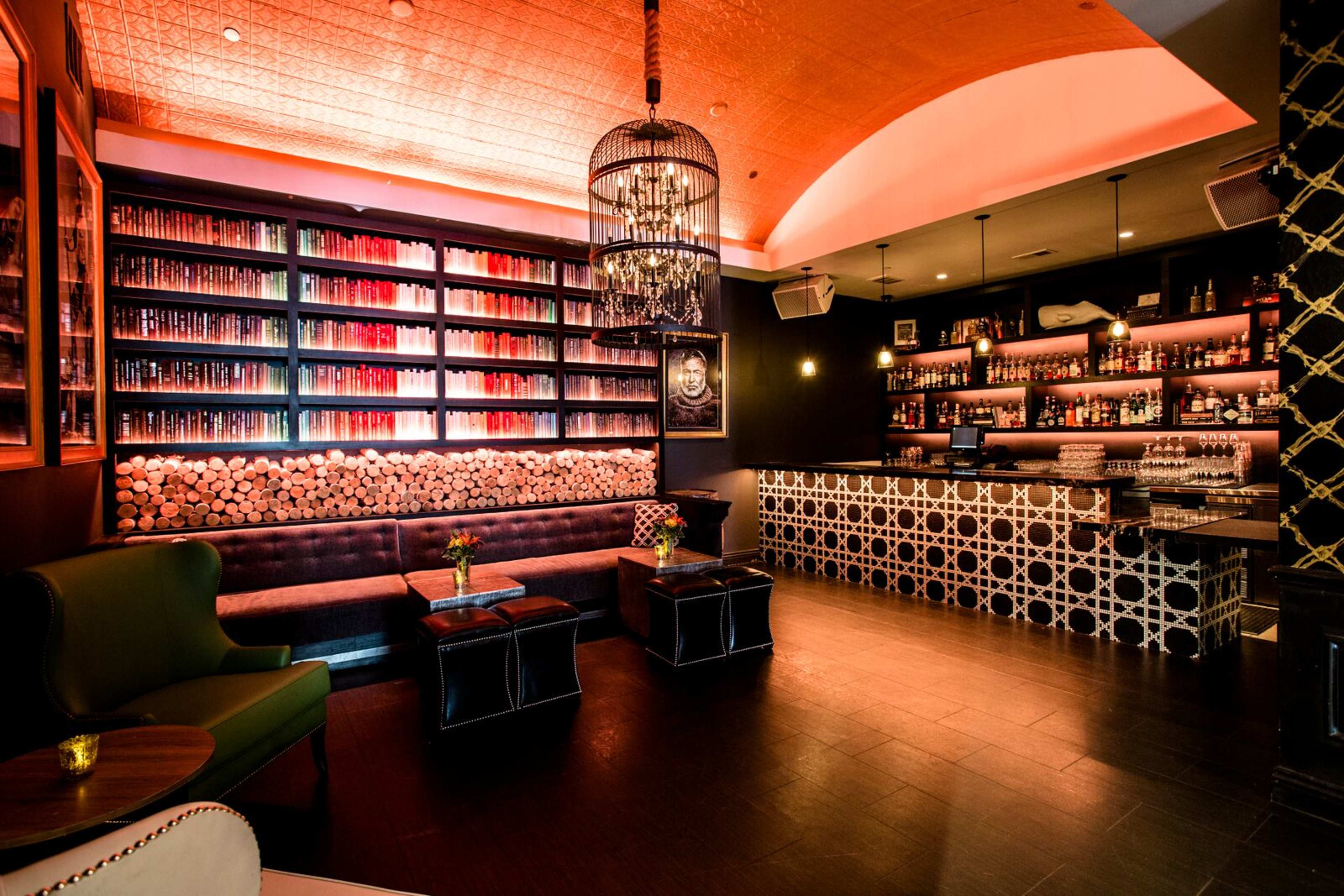 Modern Downtown Cocktail Lounge in a Premier Location with Beautiful Decor Image in South Beach, San Francisco, CA