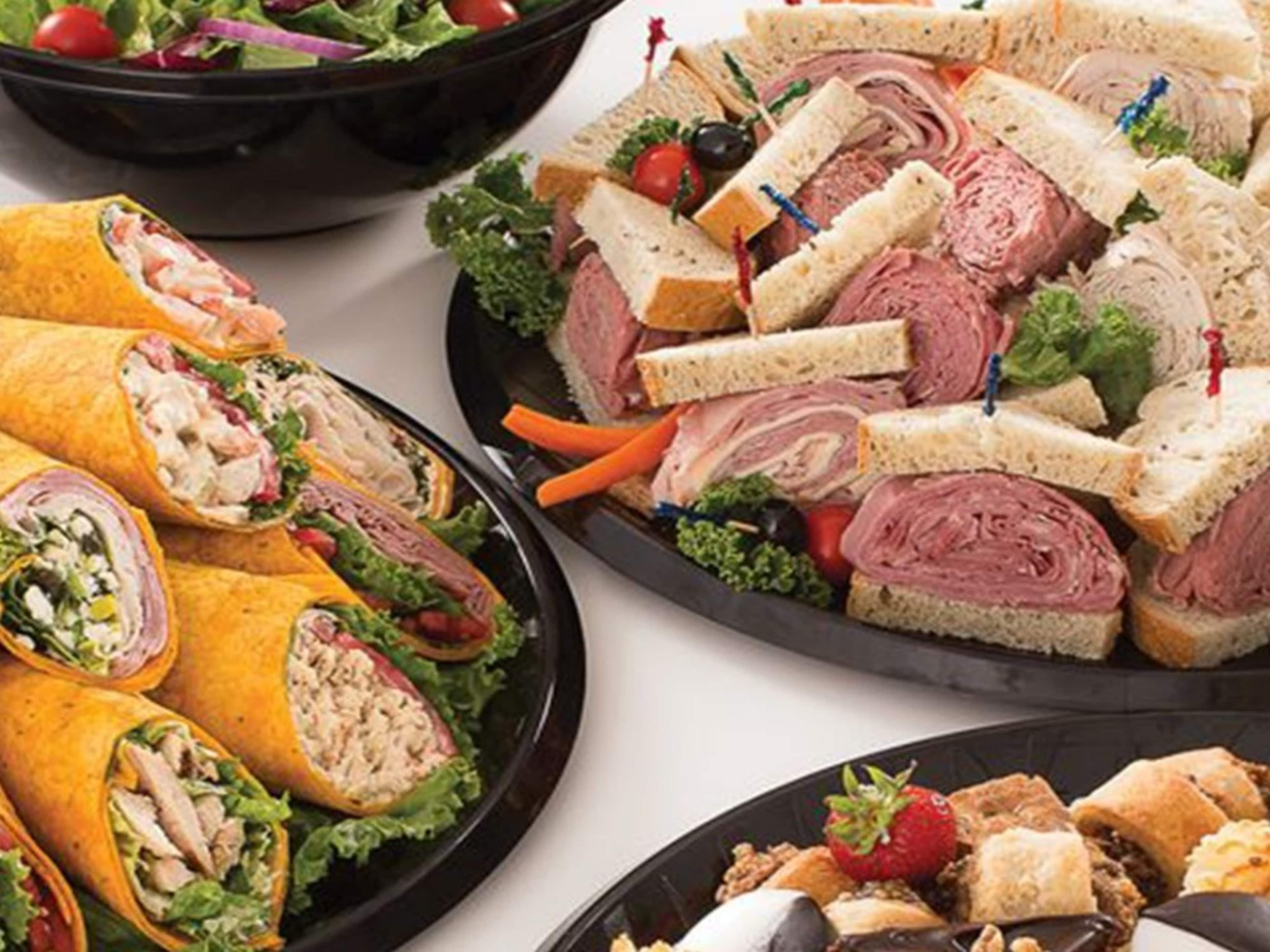 Executive Lunch w/Salad & Dessert