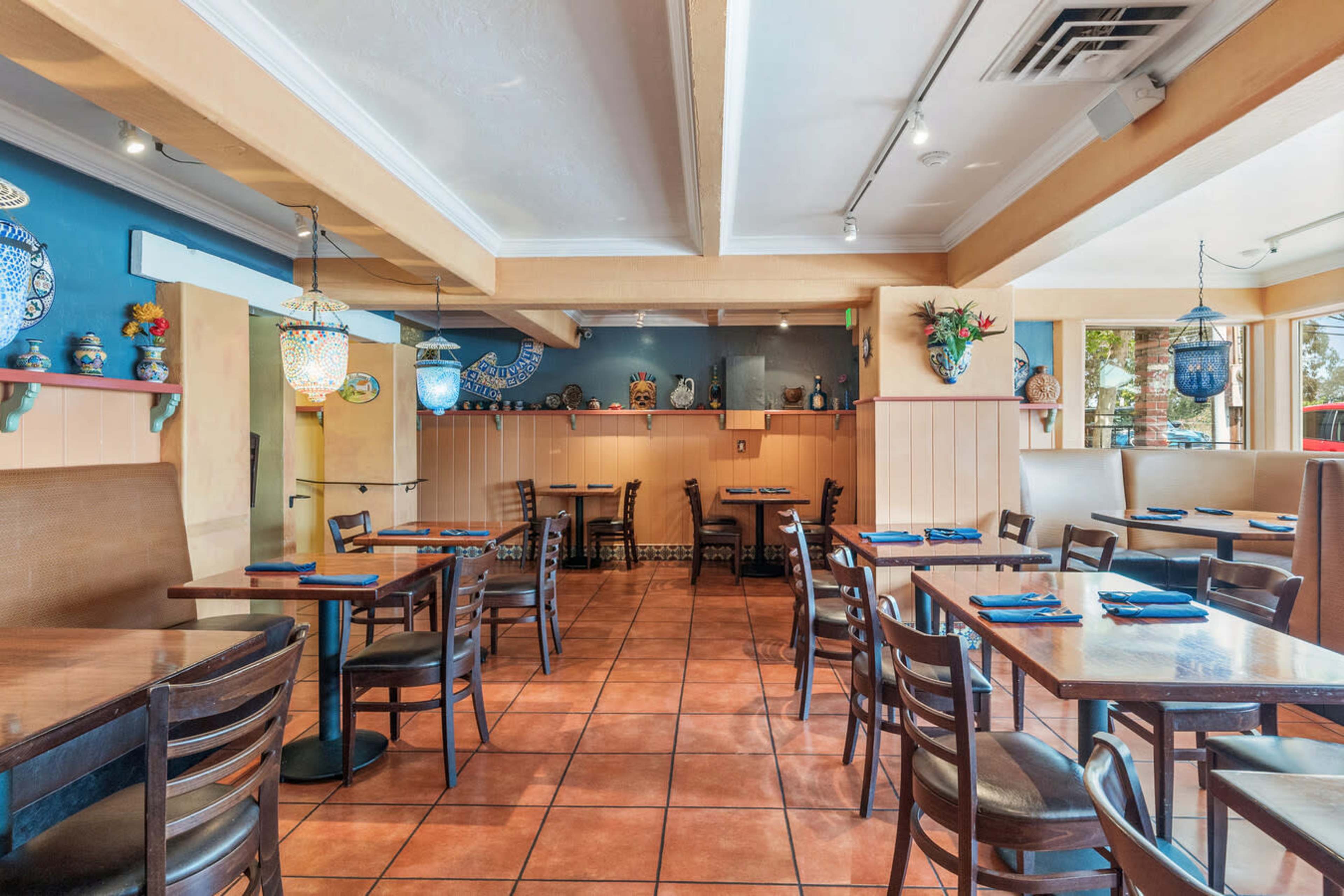Restaurant with Old Charm for Meetings and Photoshoot by the Water Image in Sausalito, Sausalito, CA