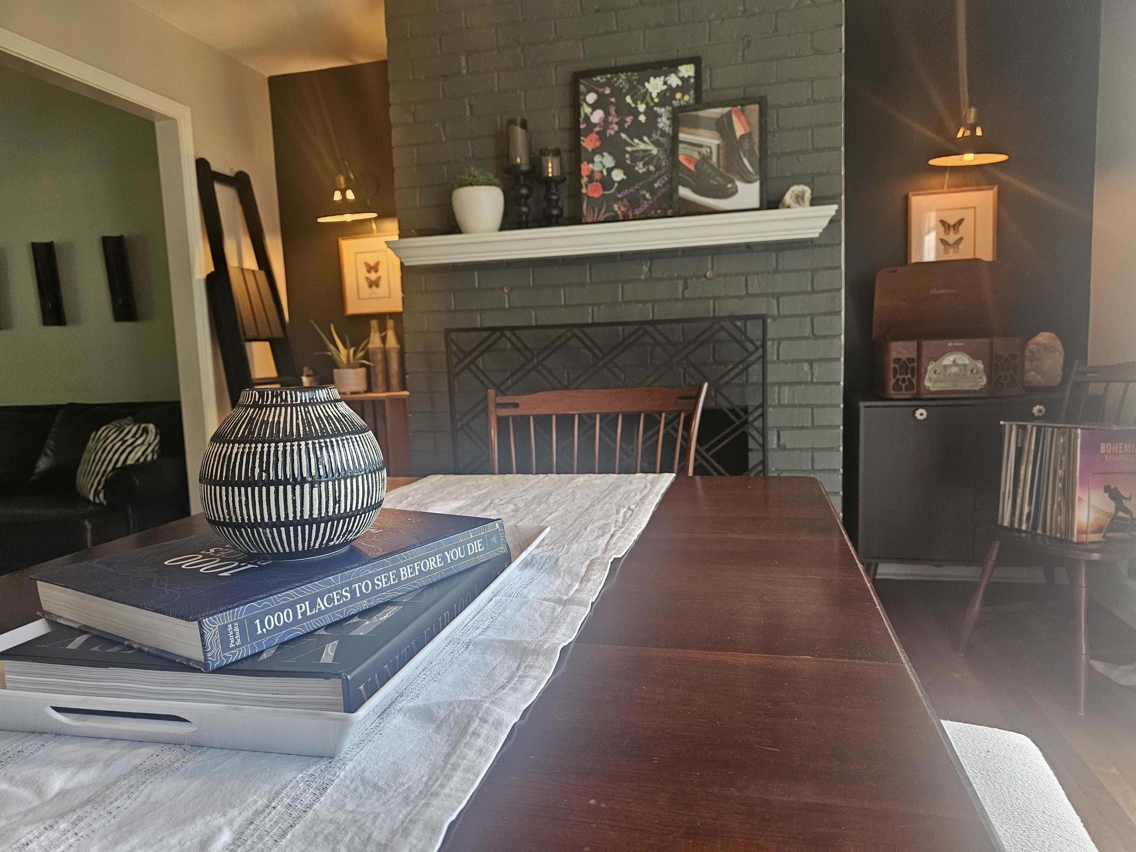 Roomy Dining with Modern Eclecticism Image in , Stone Mountain, GA