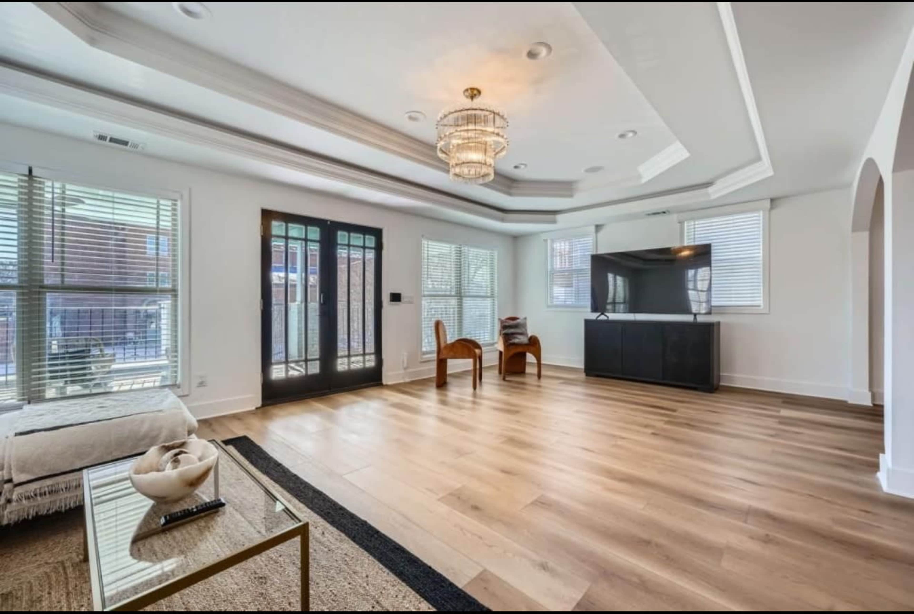 Grand elegant like new home in walkable Inman Park/Krog Market/Beltline for small to midsize group gatherings, events, meetings and celebrations Image in Old Fourth Ward, Atlanta, GA
