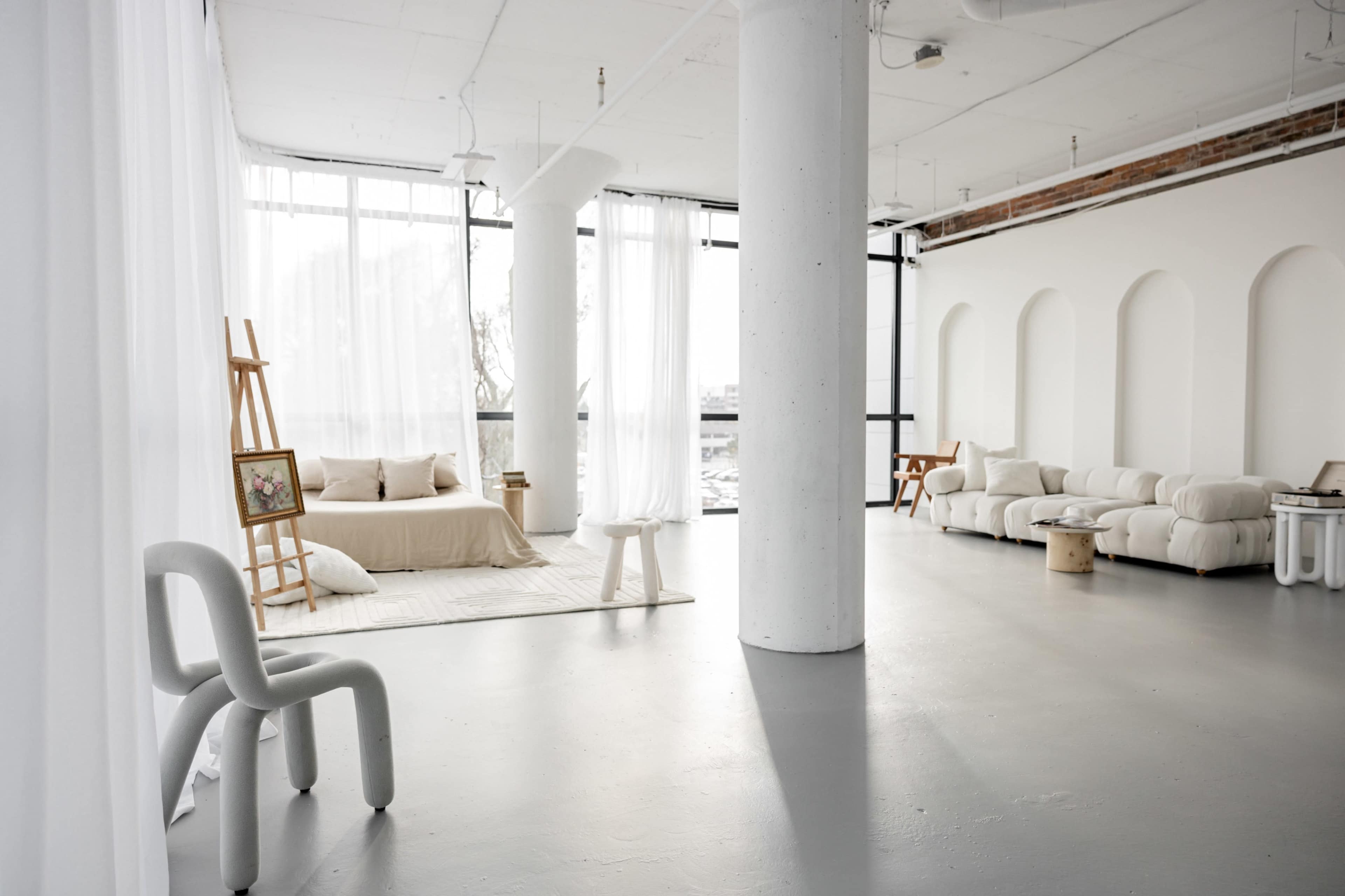 Spacious Iconic Room Image in Downtown Toronto, Toronto, ON