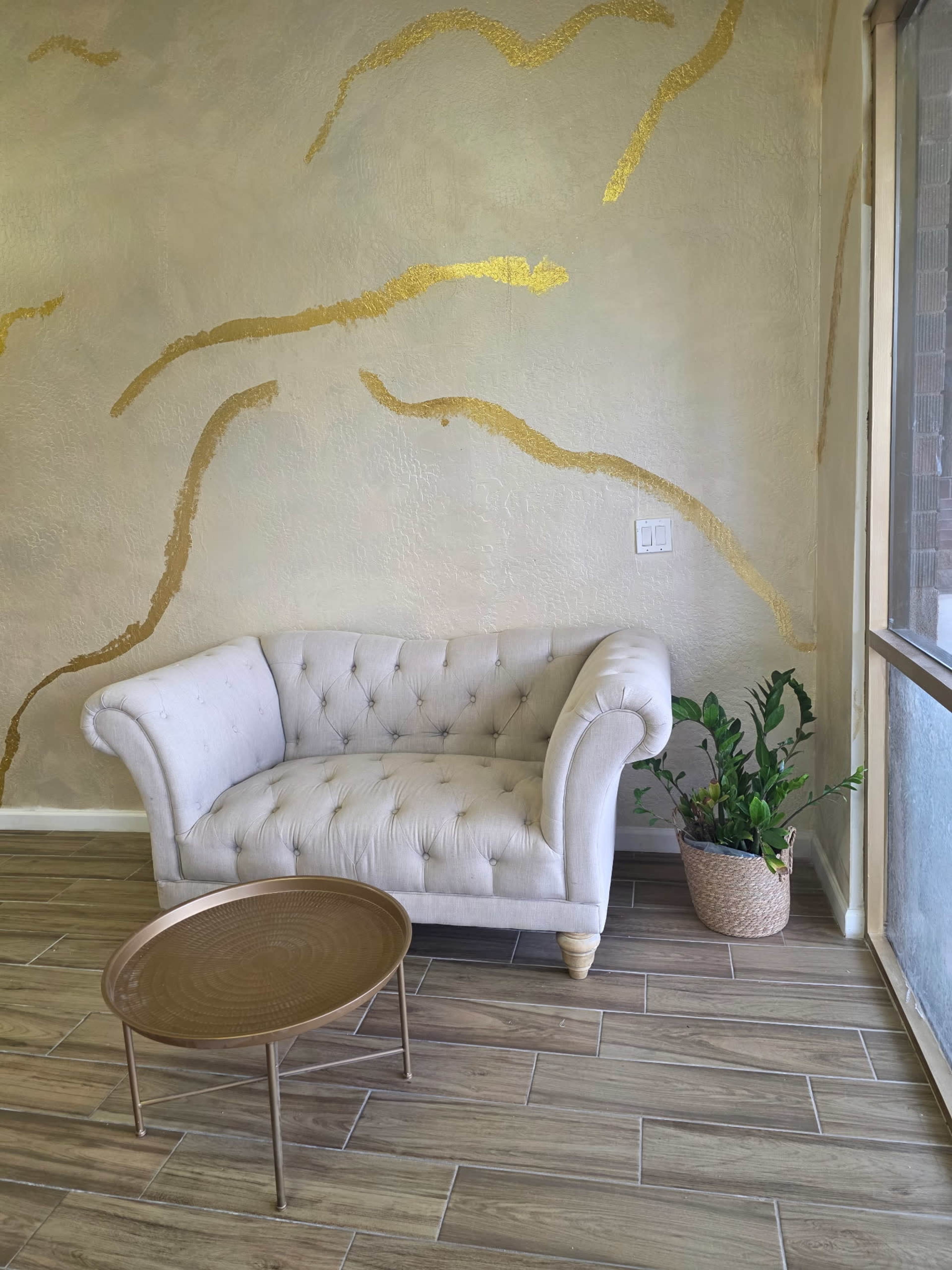 Spacious Mesa Content Studio with Natural Light & Designer Sets Image in Mesa, Mesa, AZ