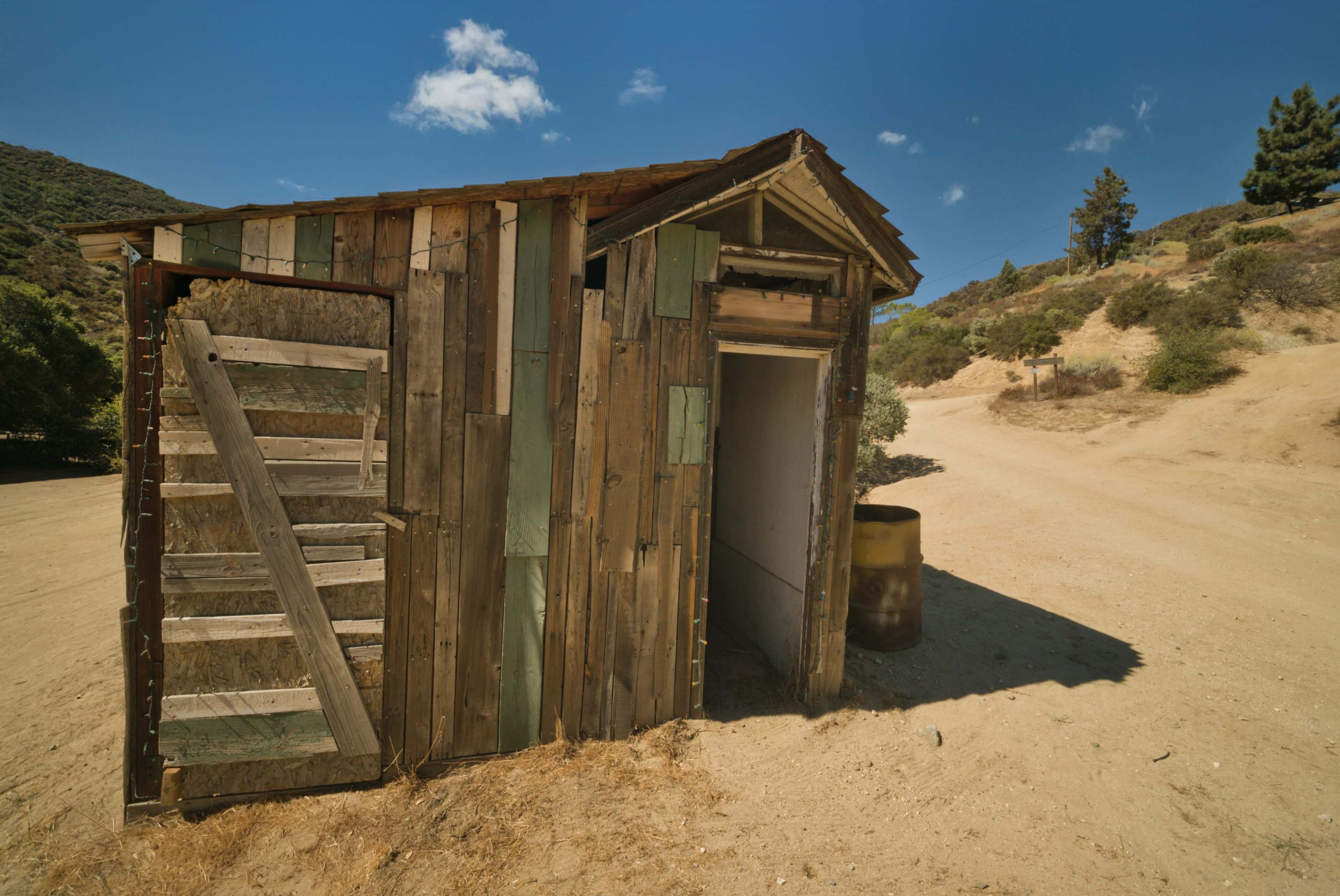 Weathered Desert Shack – Abandoned High Desert Film Site Image in Leona Valley, Leona Valley, CA