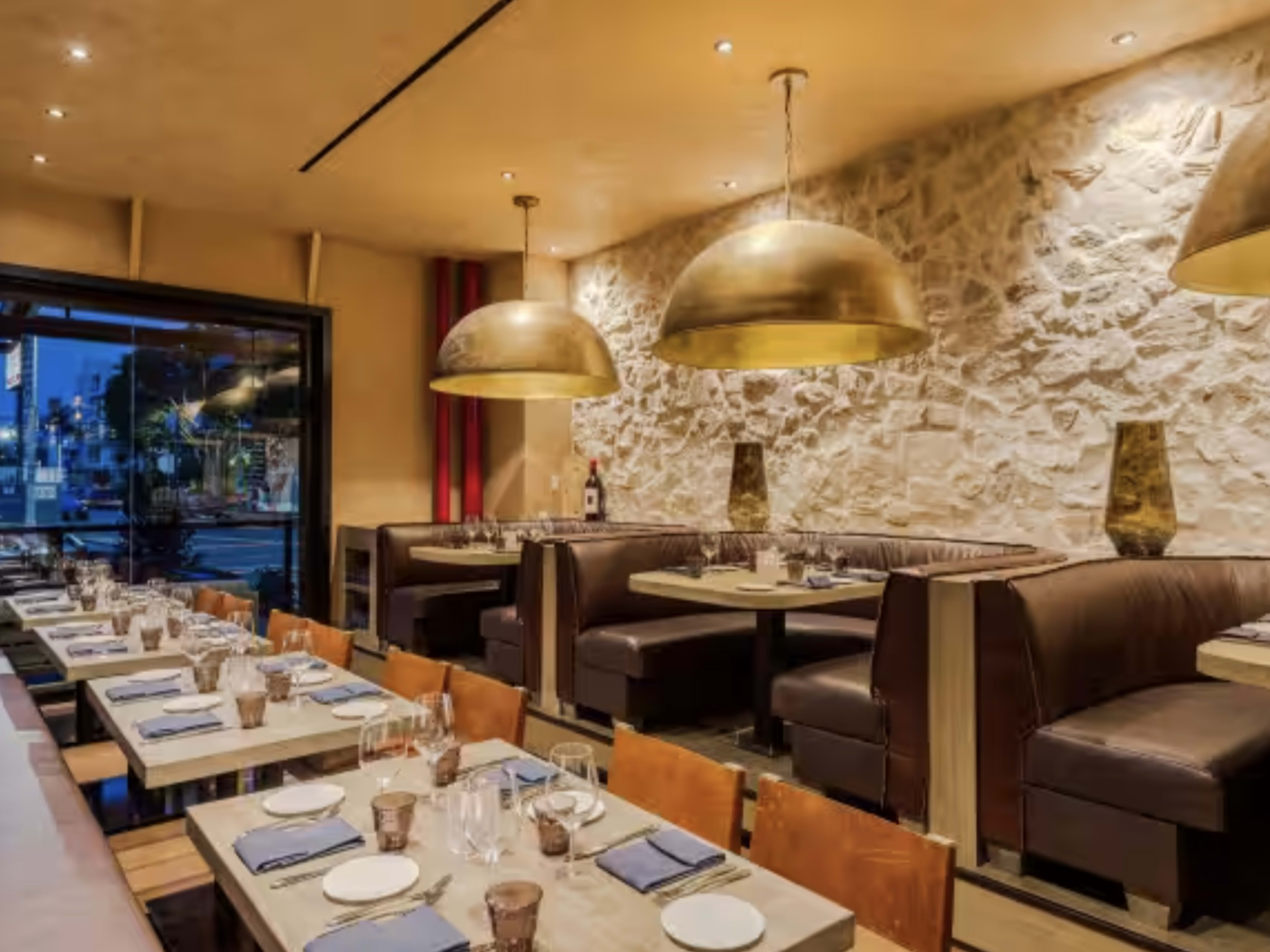 N10 Restaurant Image in Beverly Grove, Los Angeles, CA