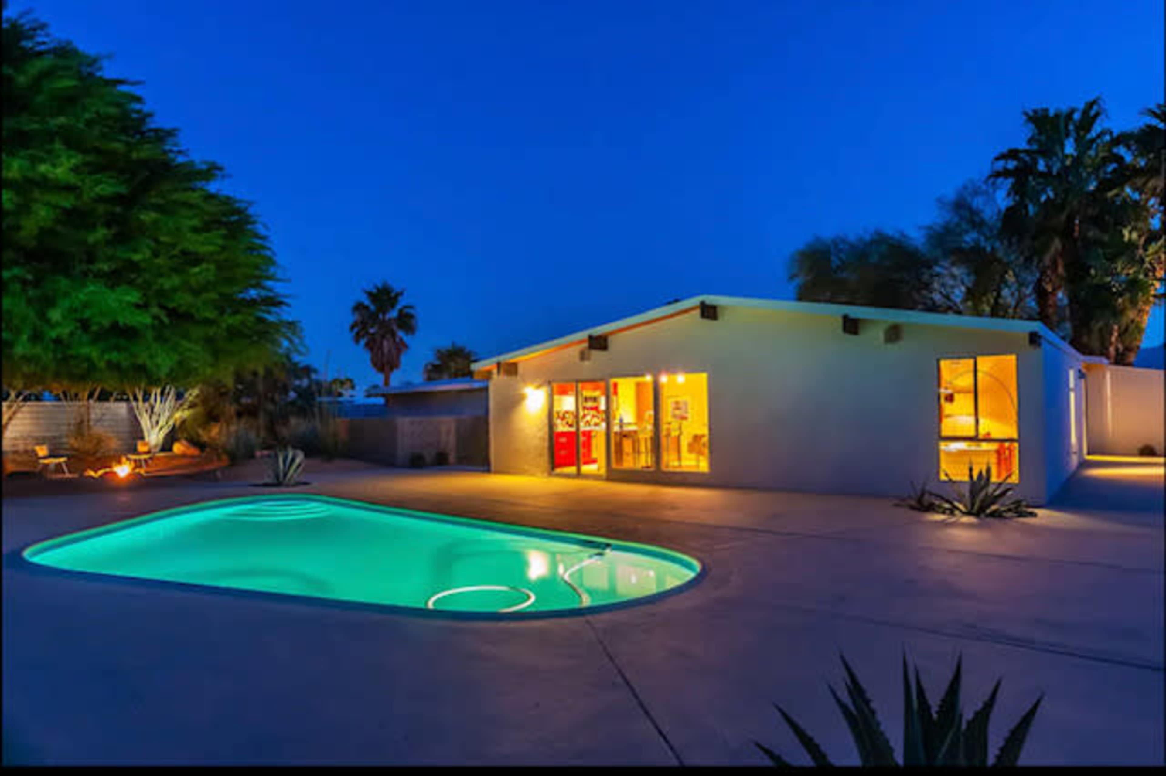 Mid Century Modern Palm Springs House with huge fantastic backyard Image in Palm Springs, palm springs, CA