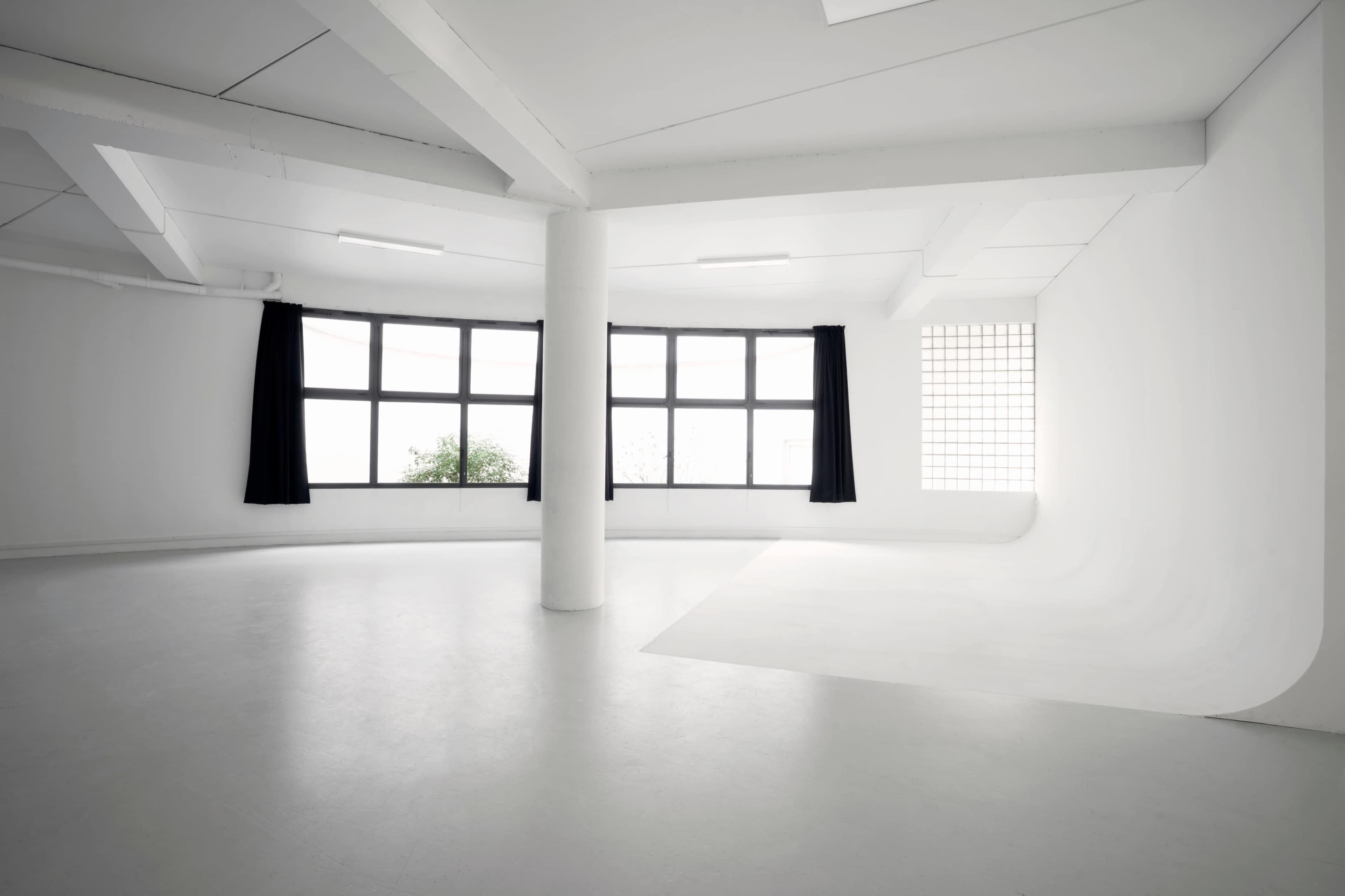 Spacious 200m² Photo & Video Studio in Paris 11 Image in Ste Marguerite, PARIS
