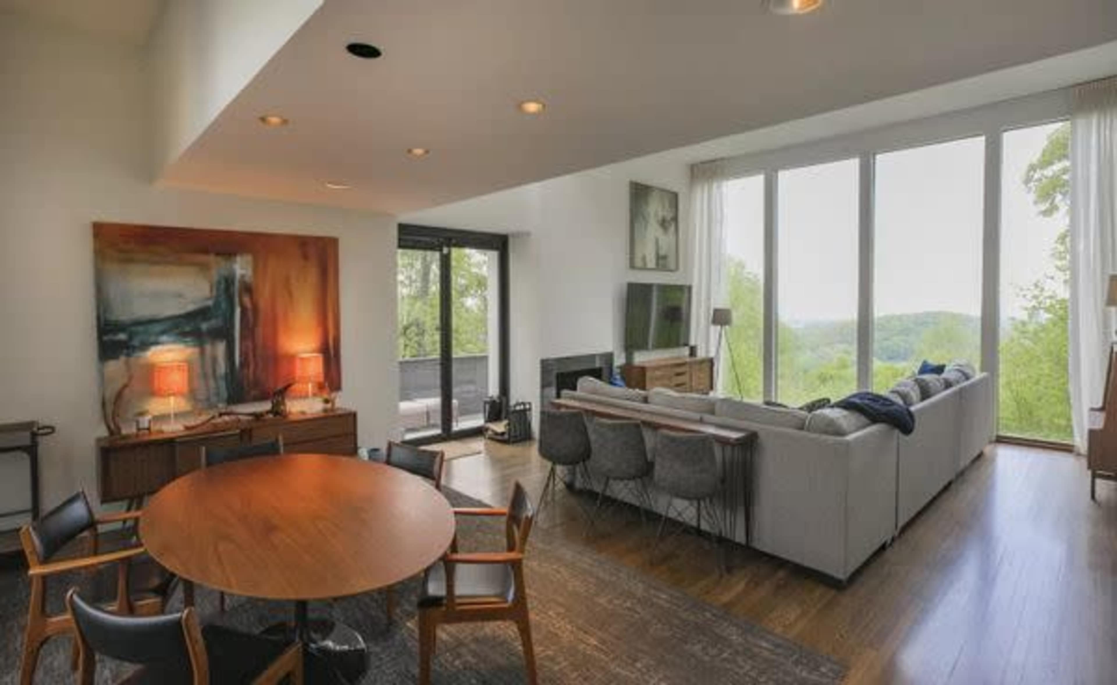 Nashville MidCentury Modern Treehouse Image in Otter Creek, Nashville, TN