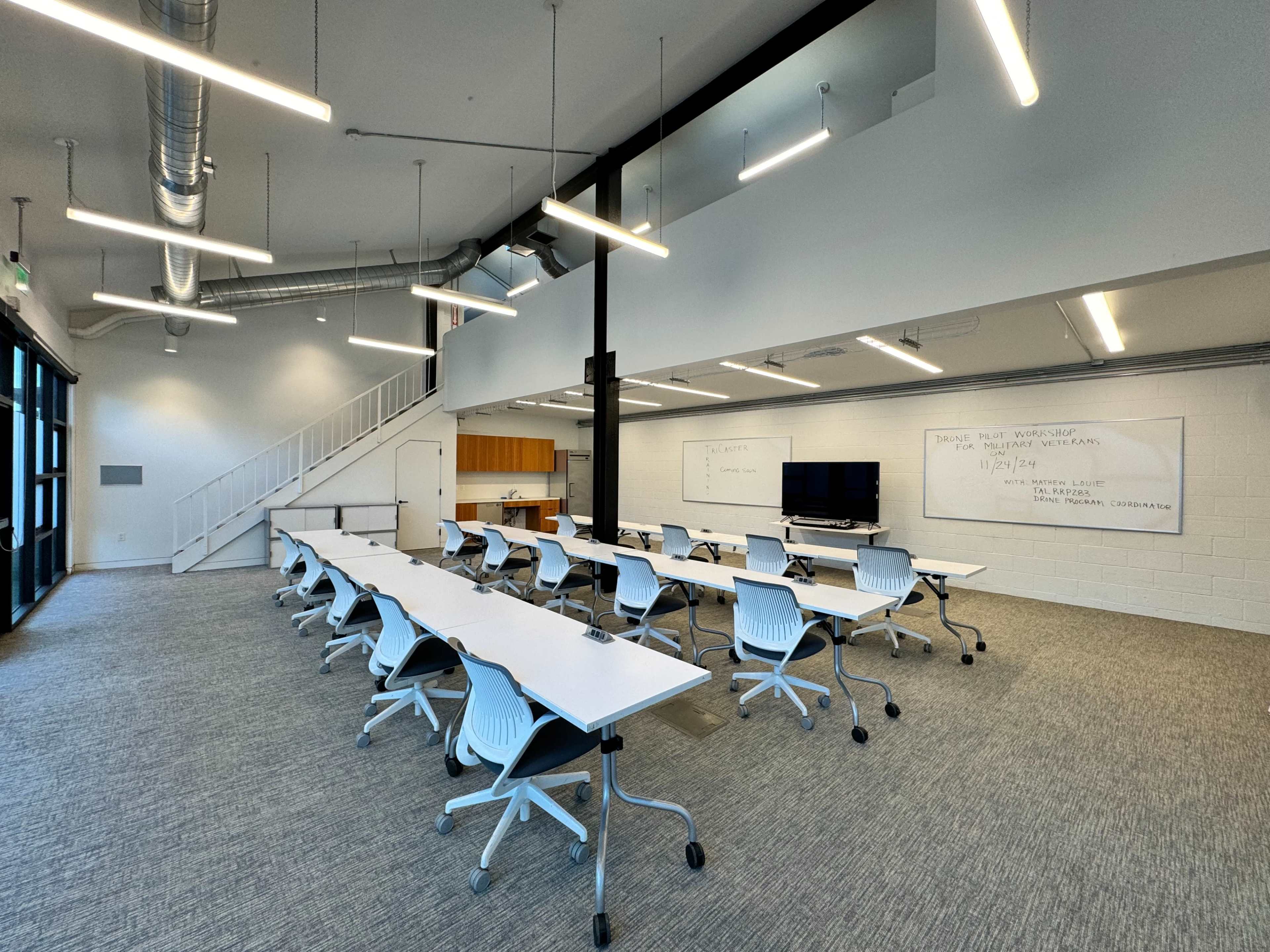 Indoor/Outdoor Event Lounge Image in Venice, Los Angeles, CA
