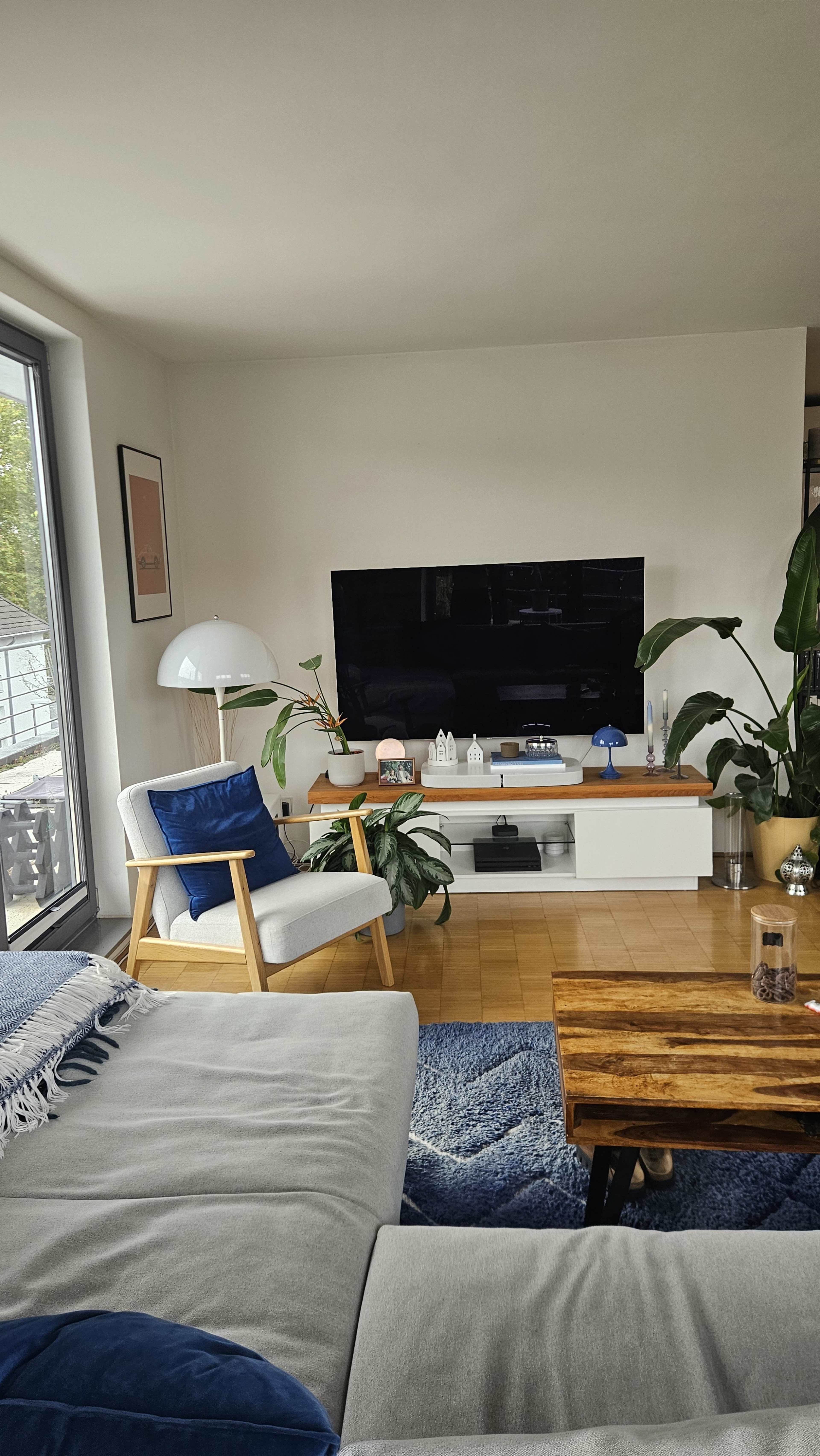 Helle, urbane, moderne Wohnung mit großzügigem Balkon Image in , Köln