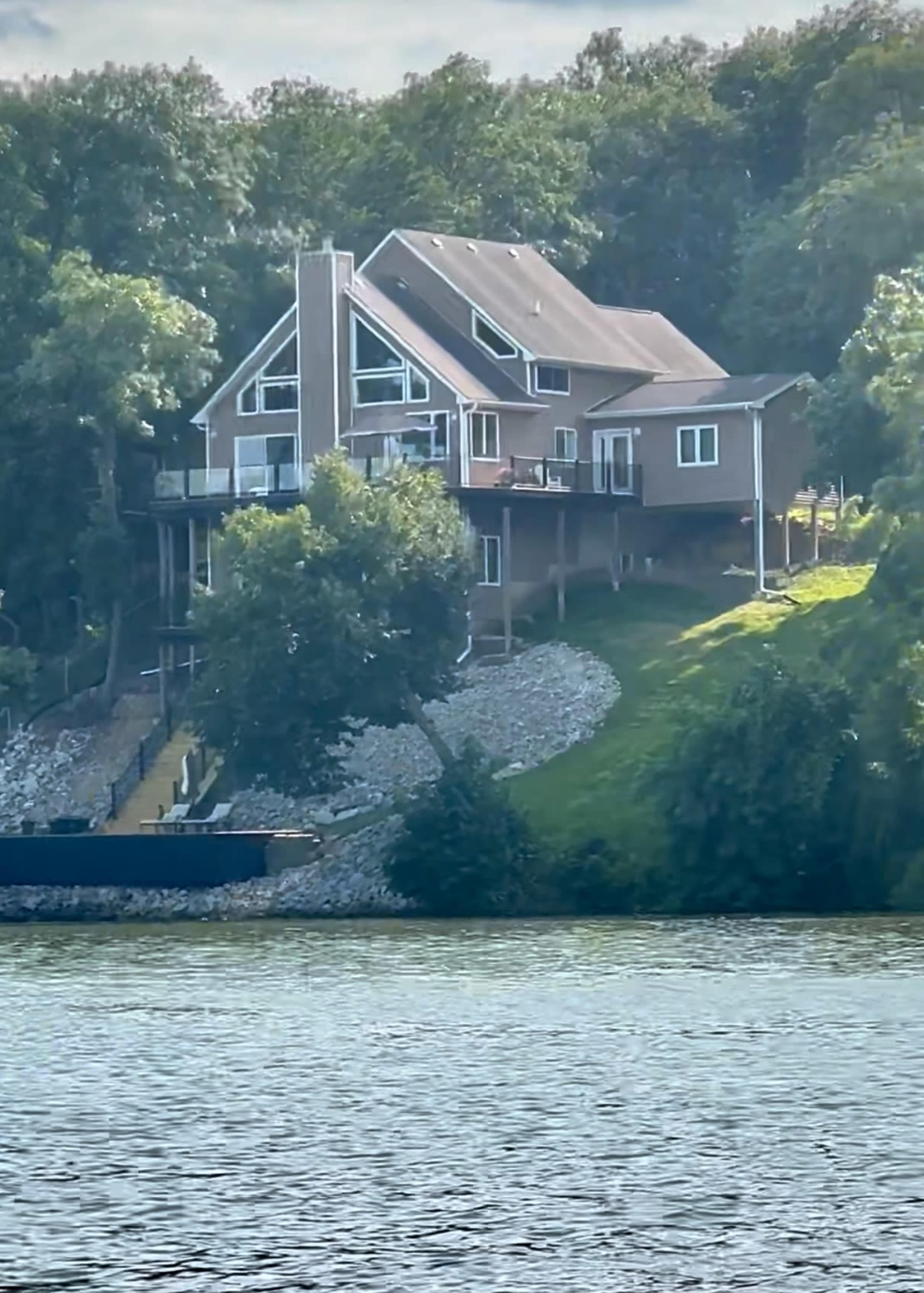Classic A-frame Lake House with Breathtaking Views Image in Diamondhead Lake, Dexter, IA