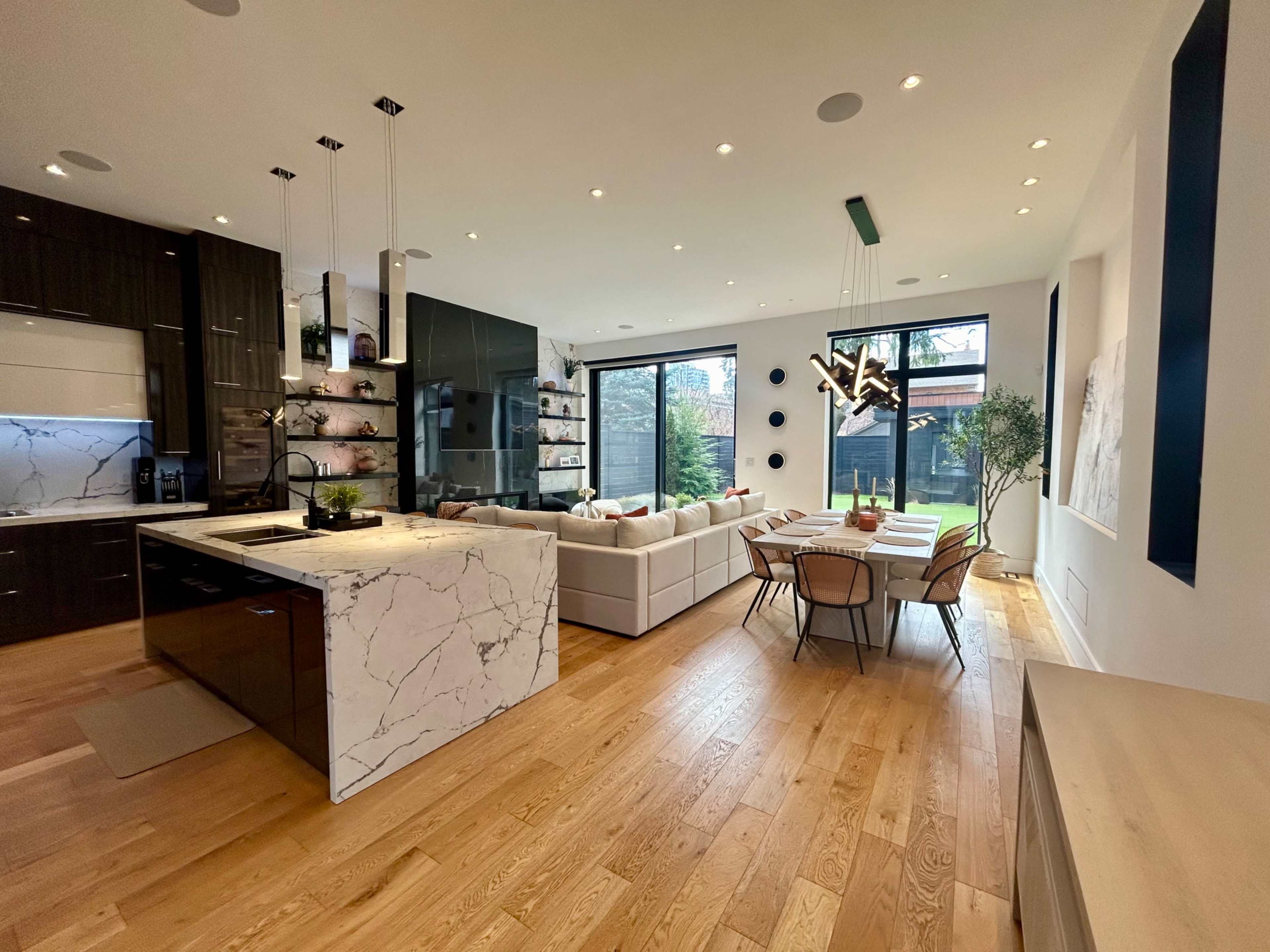 Modern luxury home w/ rooftop & putting green Image in Port Credit, Mississauga, ON