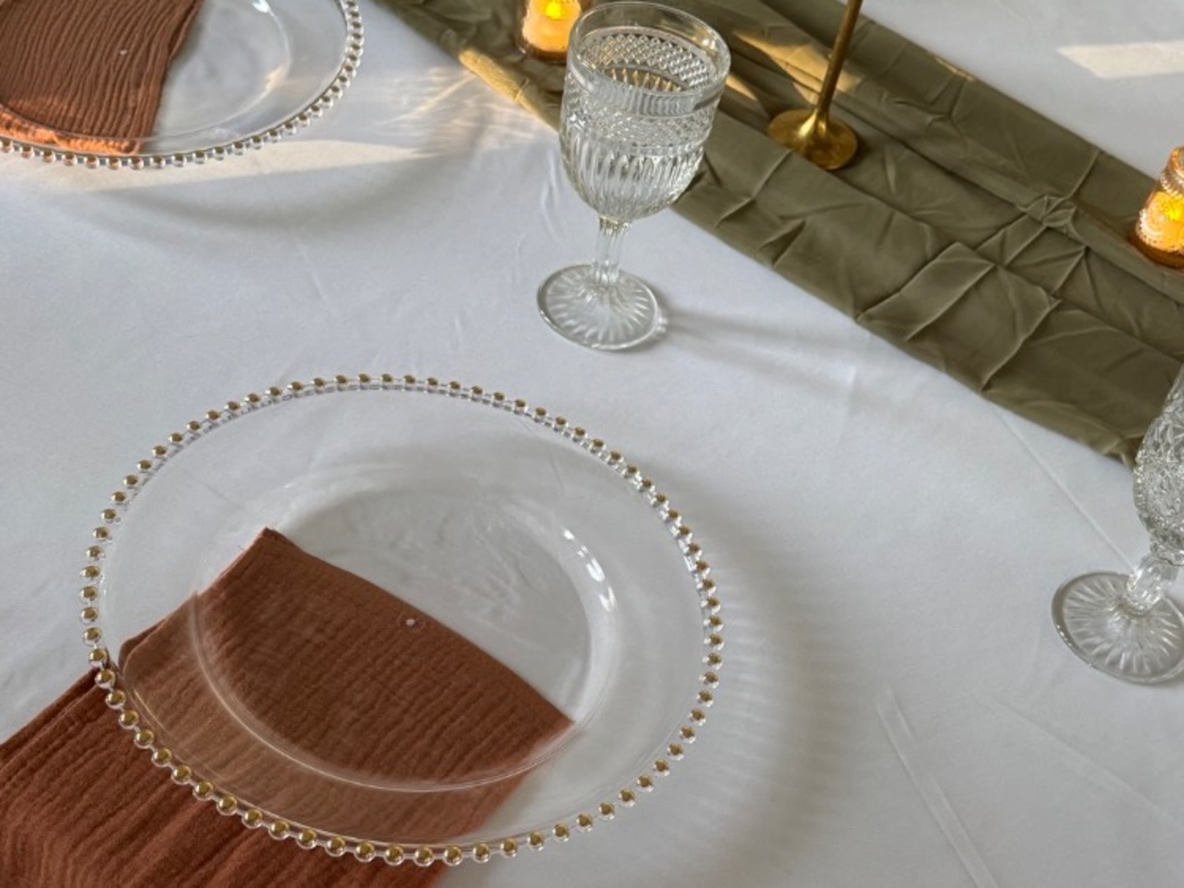 White table cloths