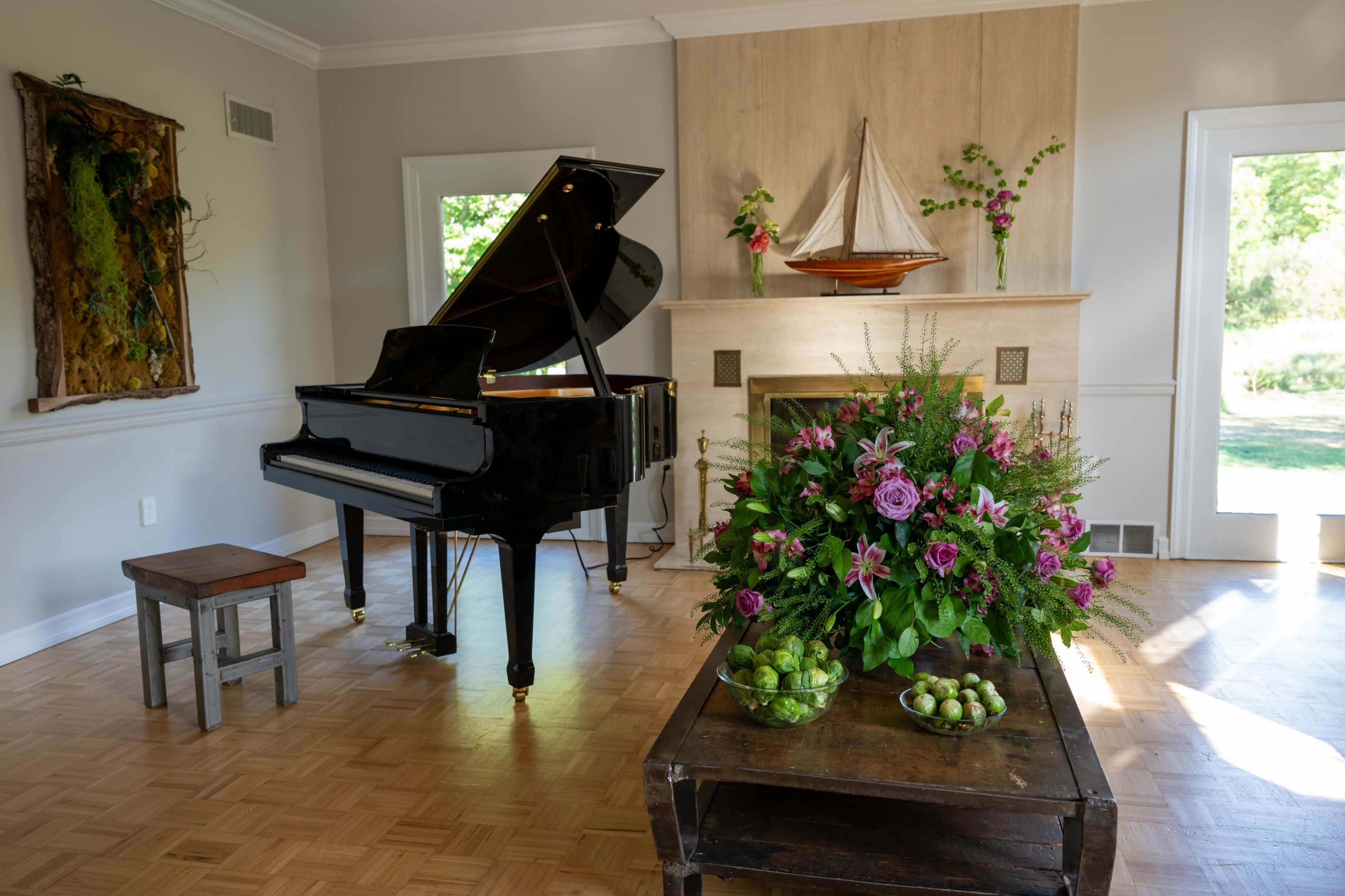 Chic lakeside estate Image in Hewitt, West Milford, NJ